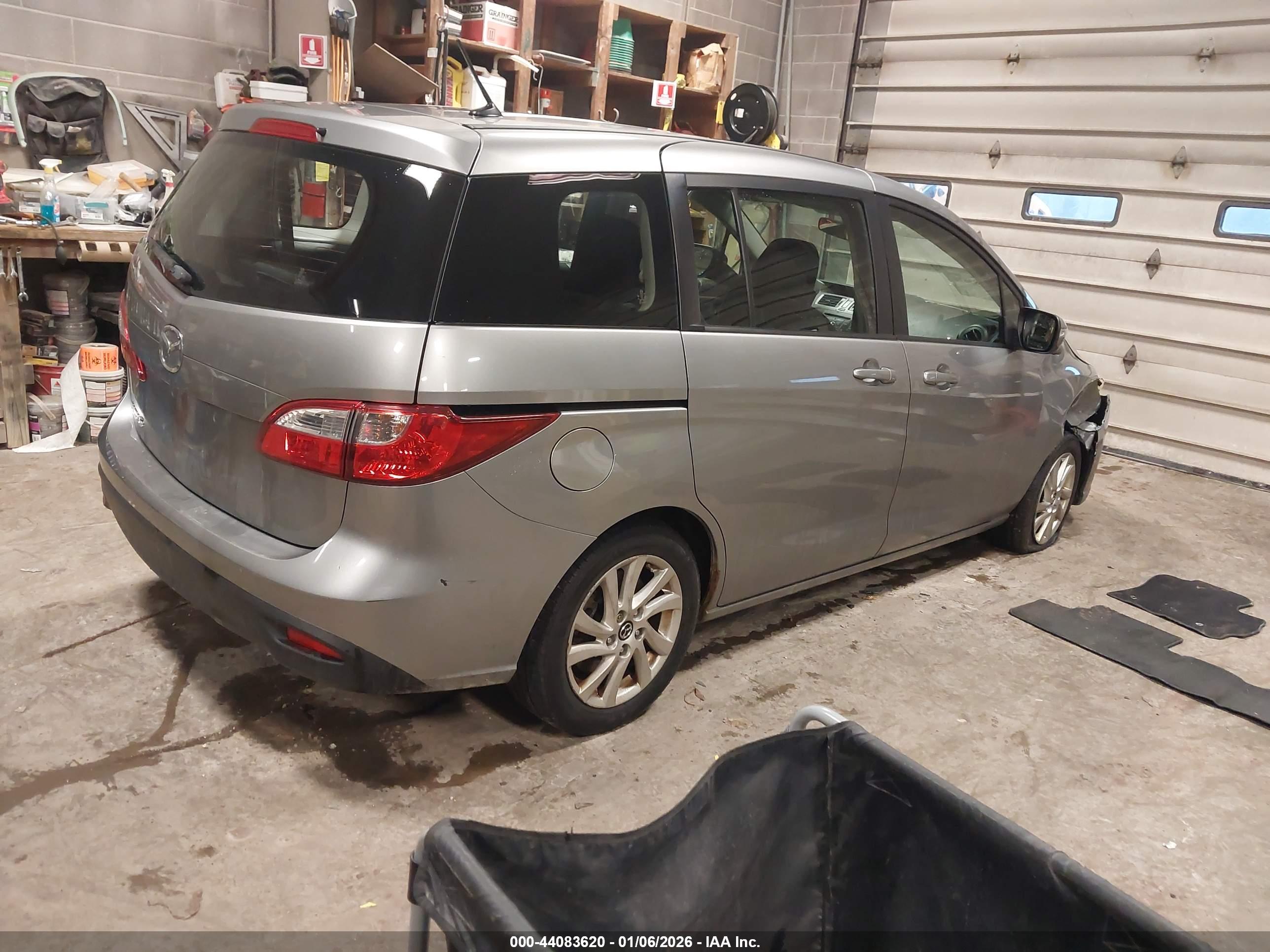 MAZDA MAZDA5 image 4