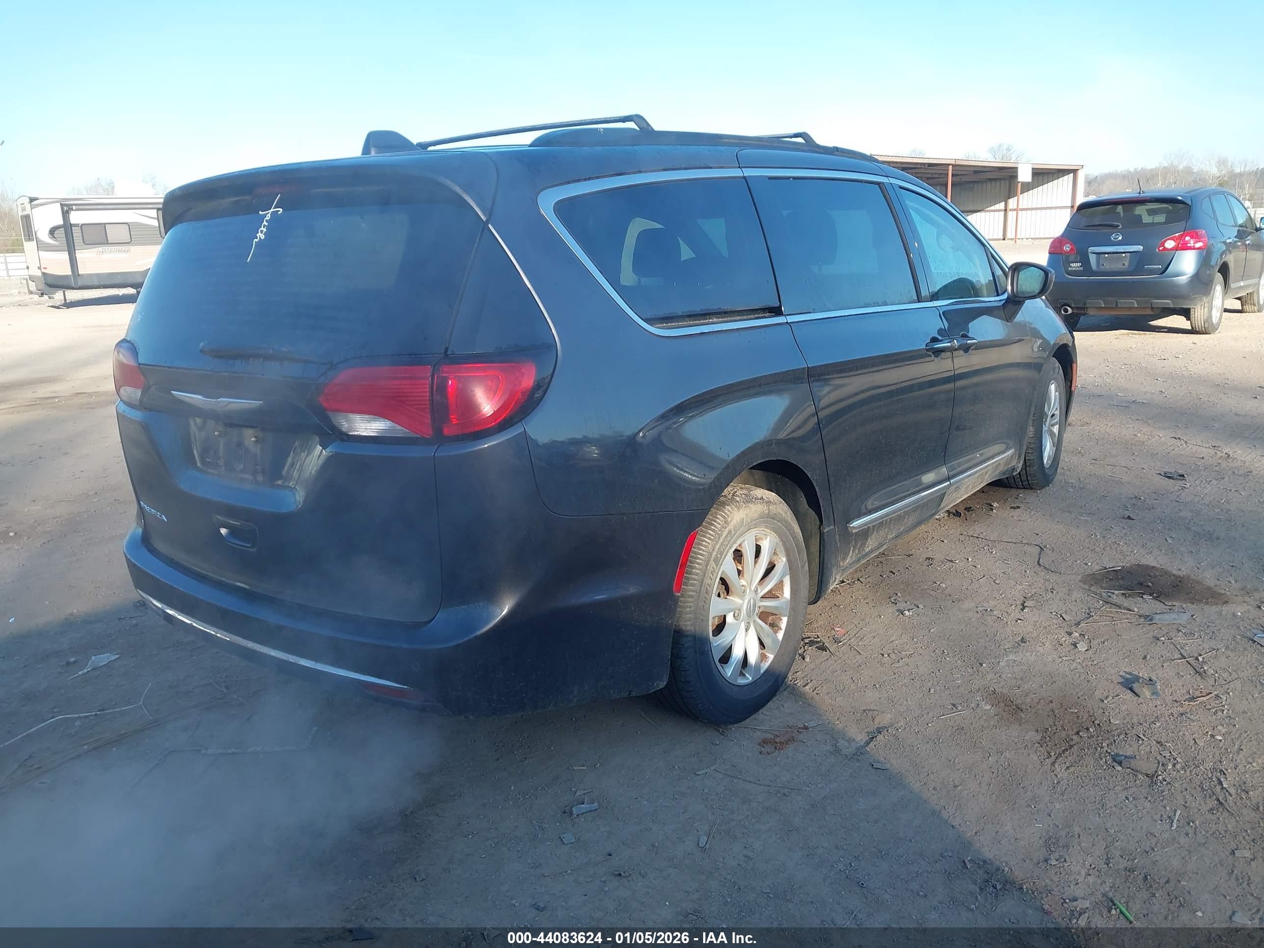 CHRYSLER PACIFICA image 4