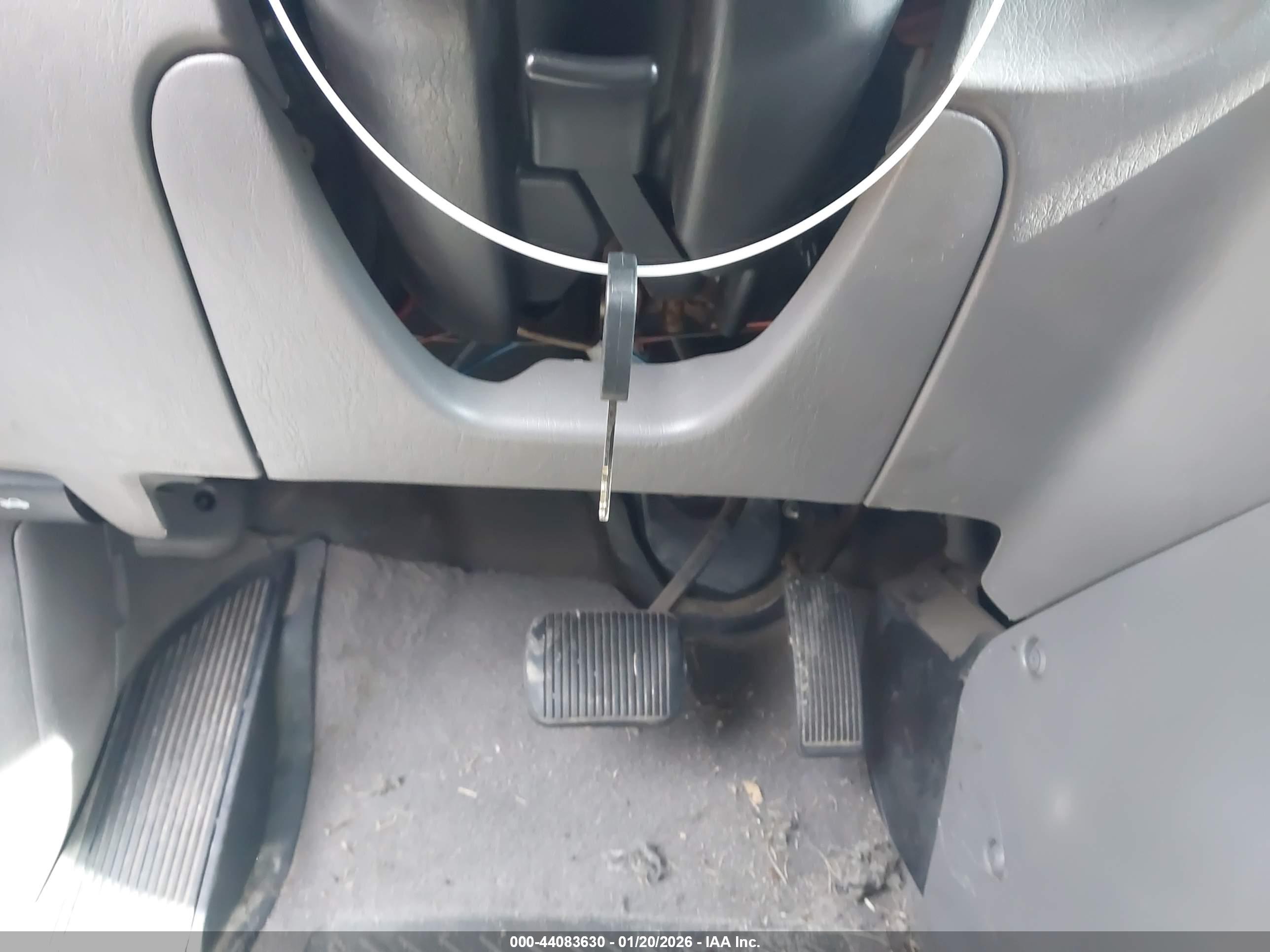 FORD ESCAPE image 11