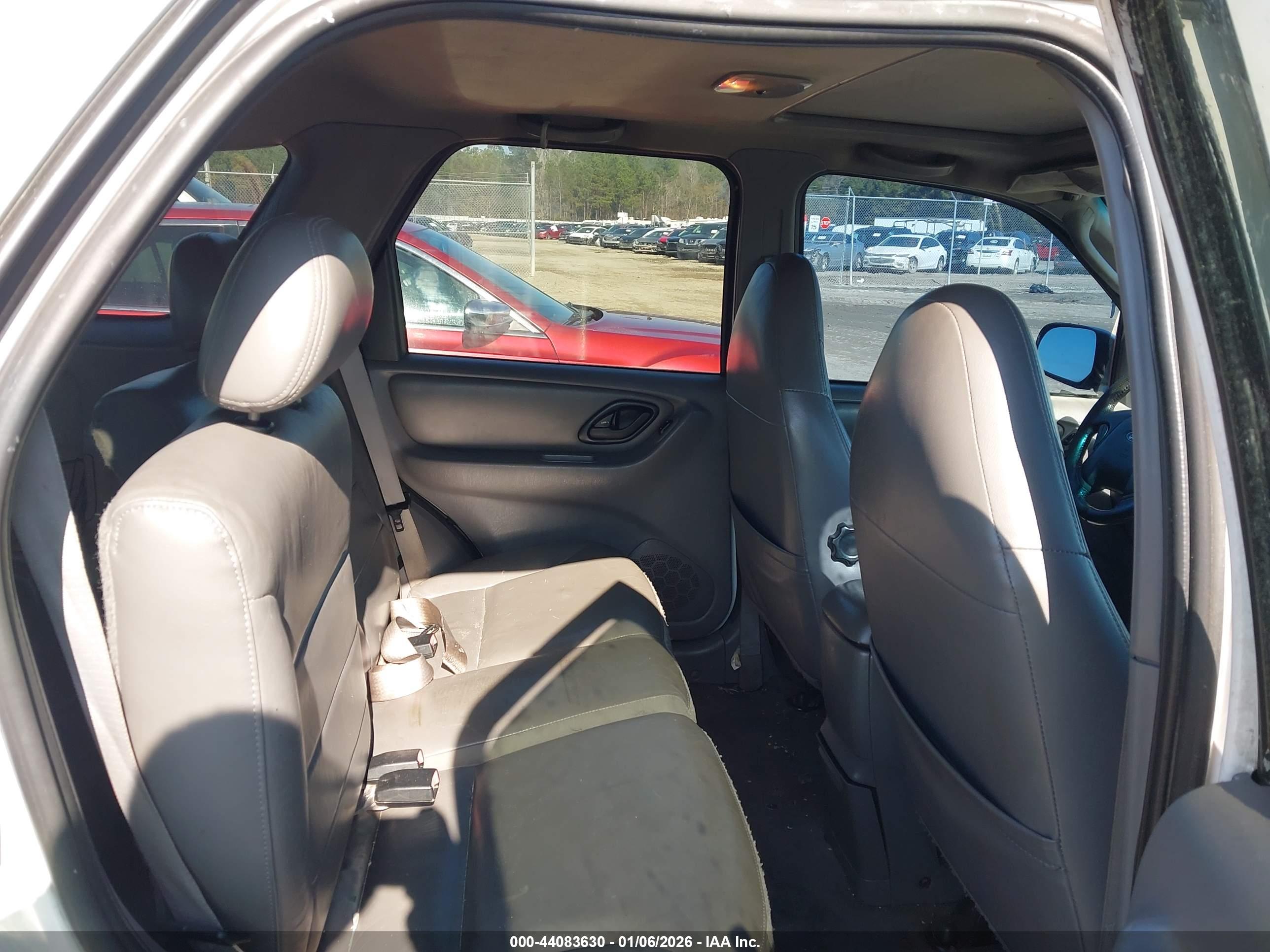 FORD ESCAPE image 8