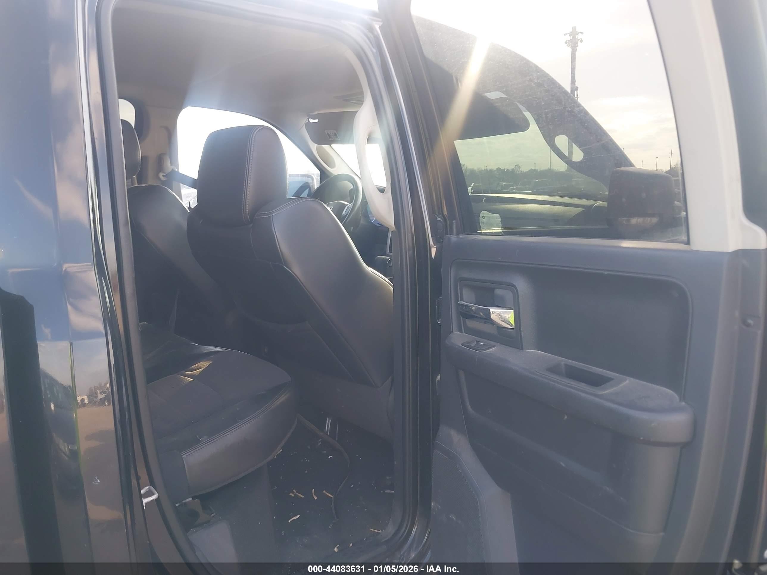 DODGE RAM image 8