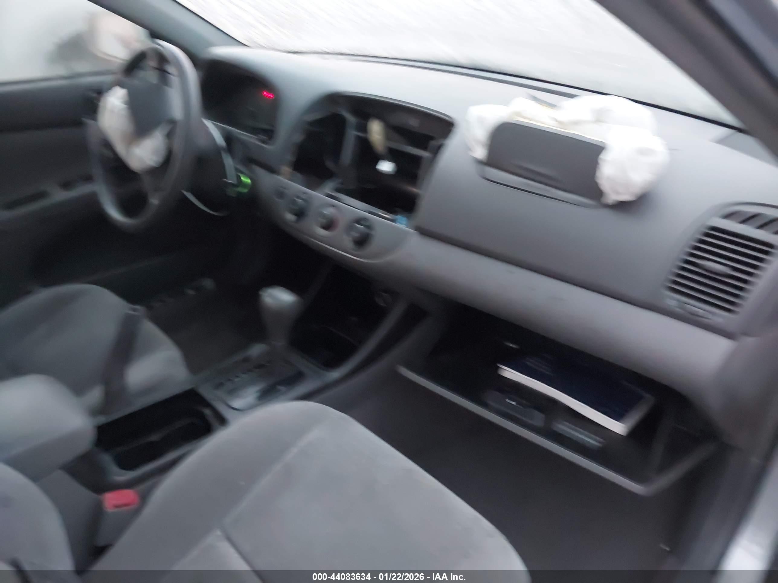 TOYOTA CAMRY image 5
