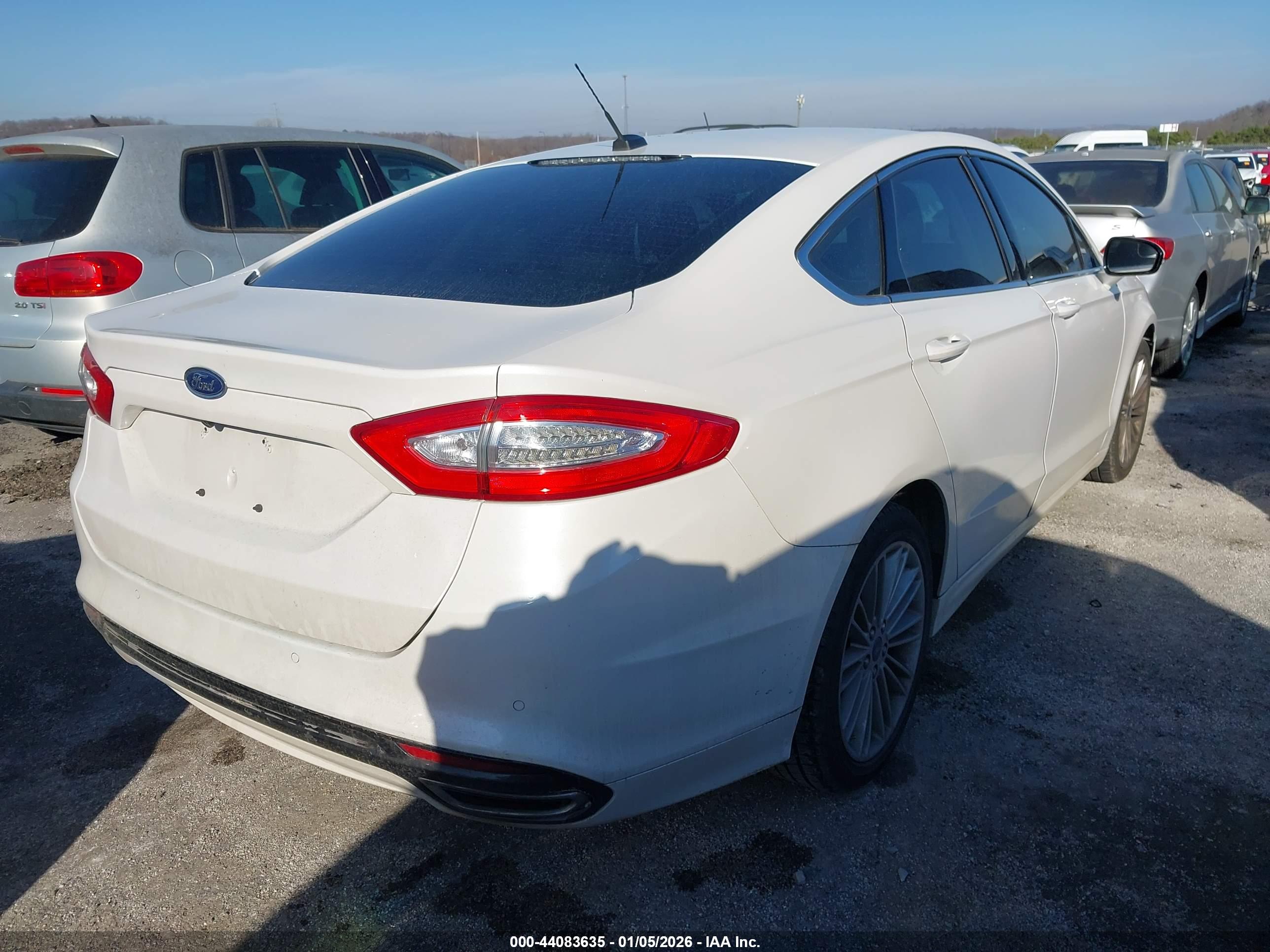 FORD FUSION image 4