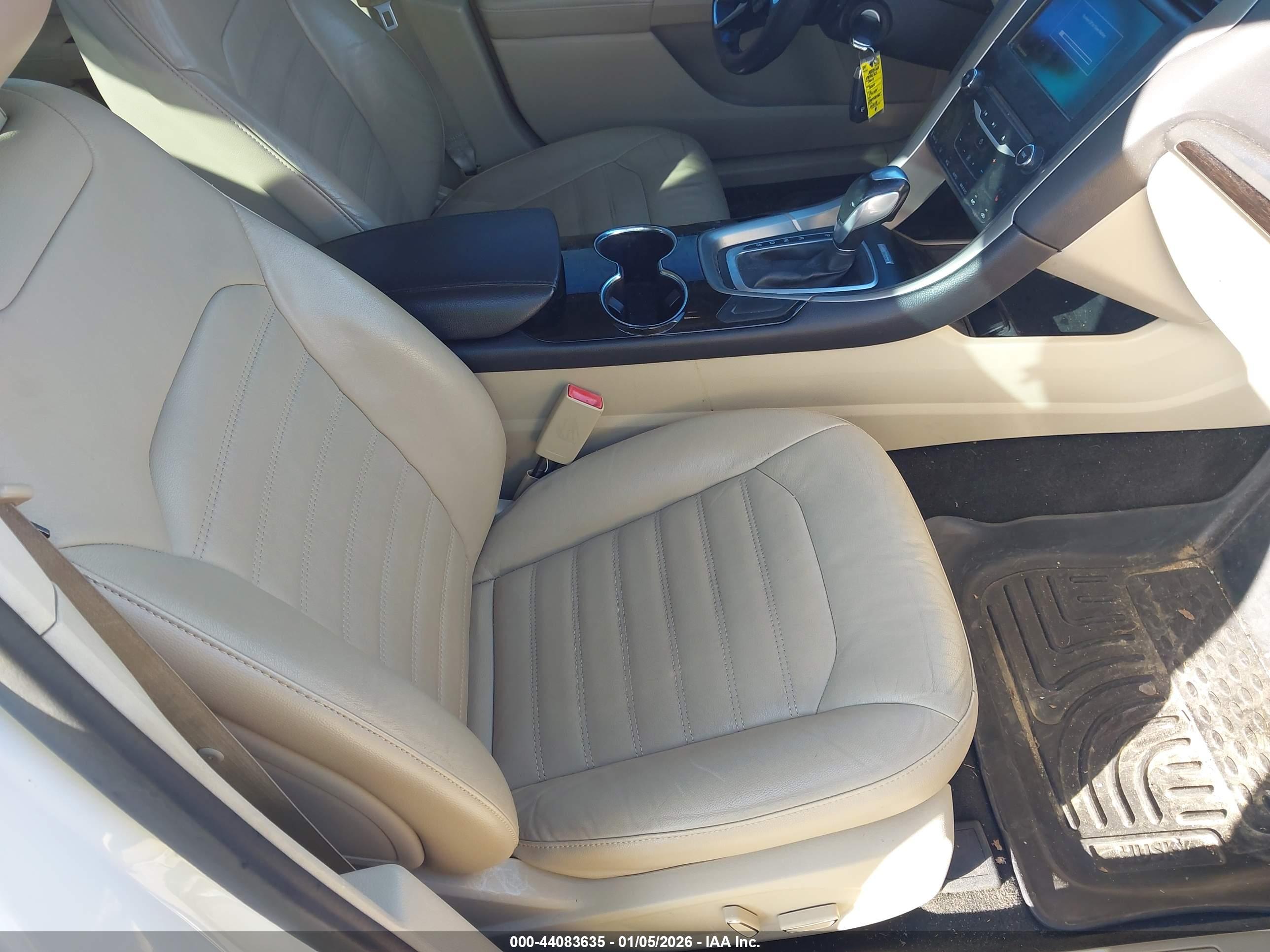 FORD FUSION image 5