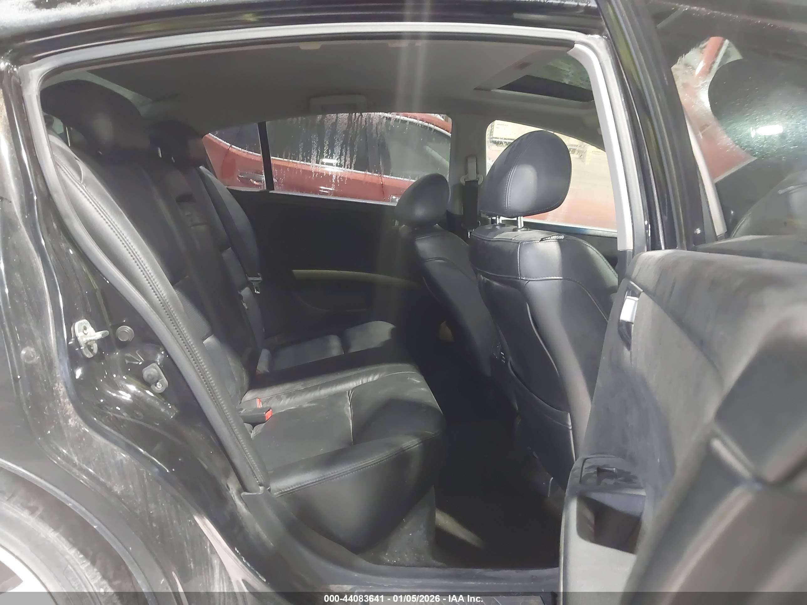 NISSAN MAXIMA image 8