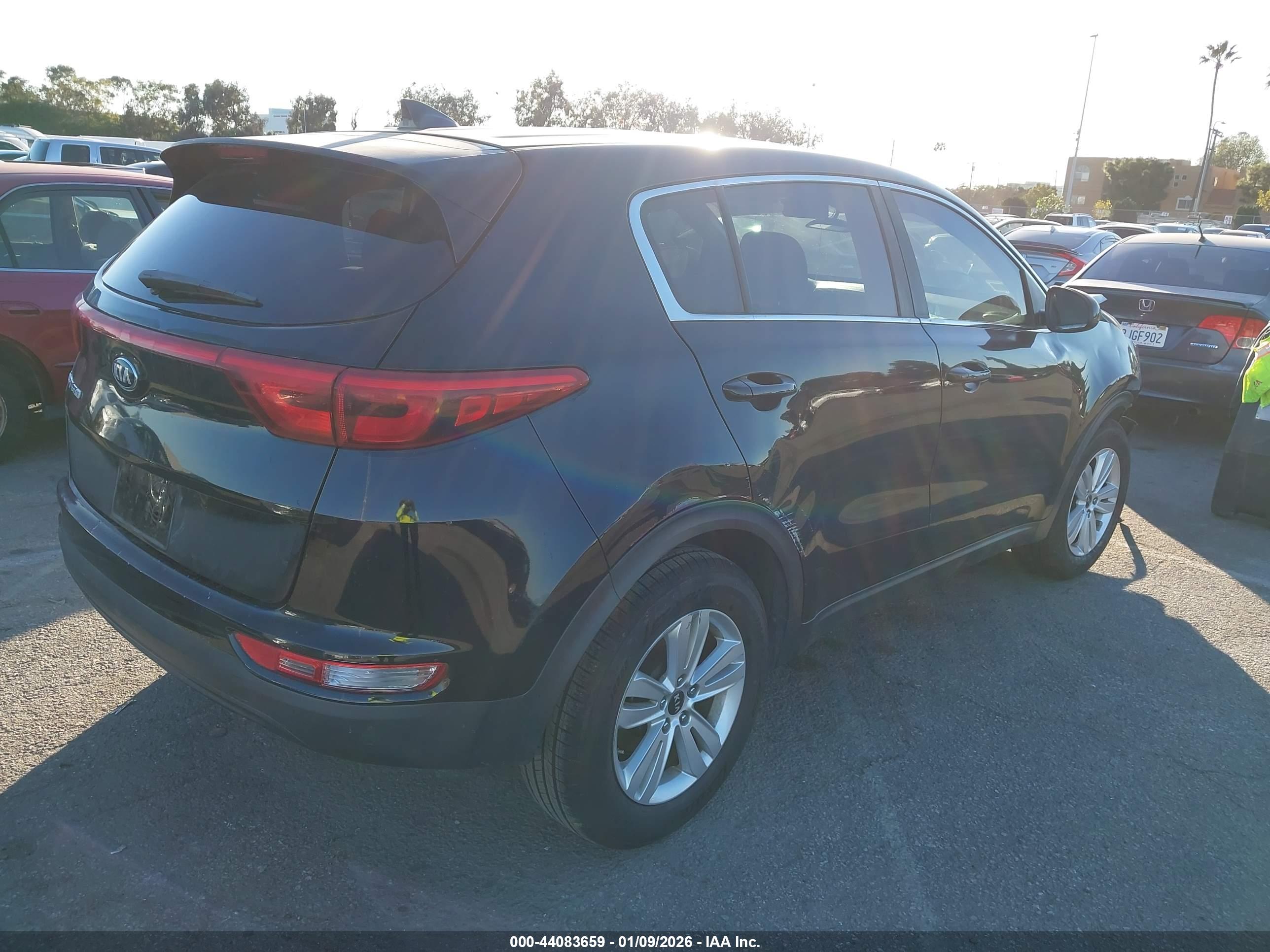 KIA SPORTAGE image 4