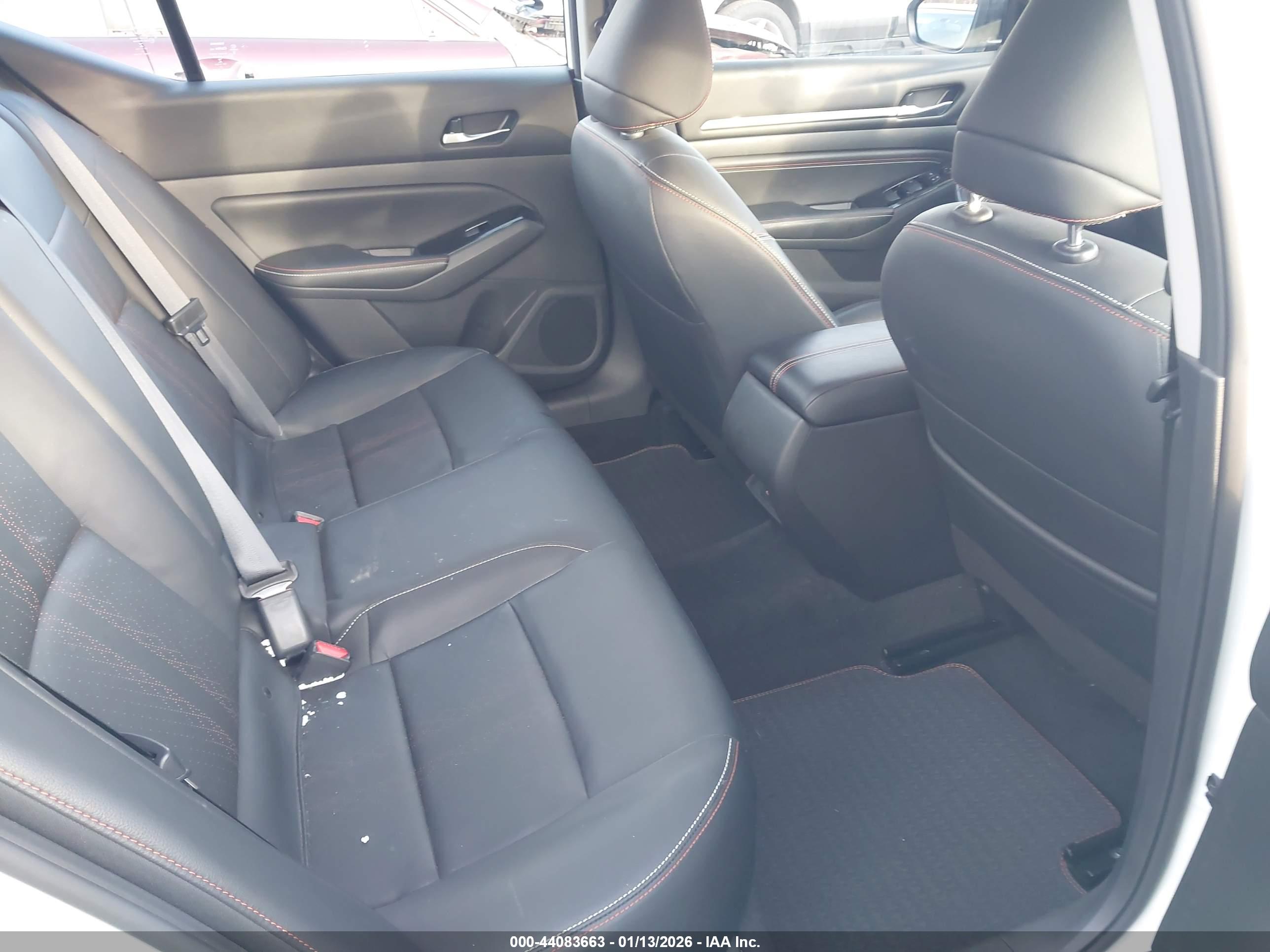 NISSAN ALTIMA image 8