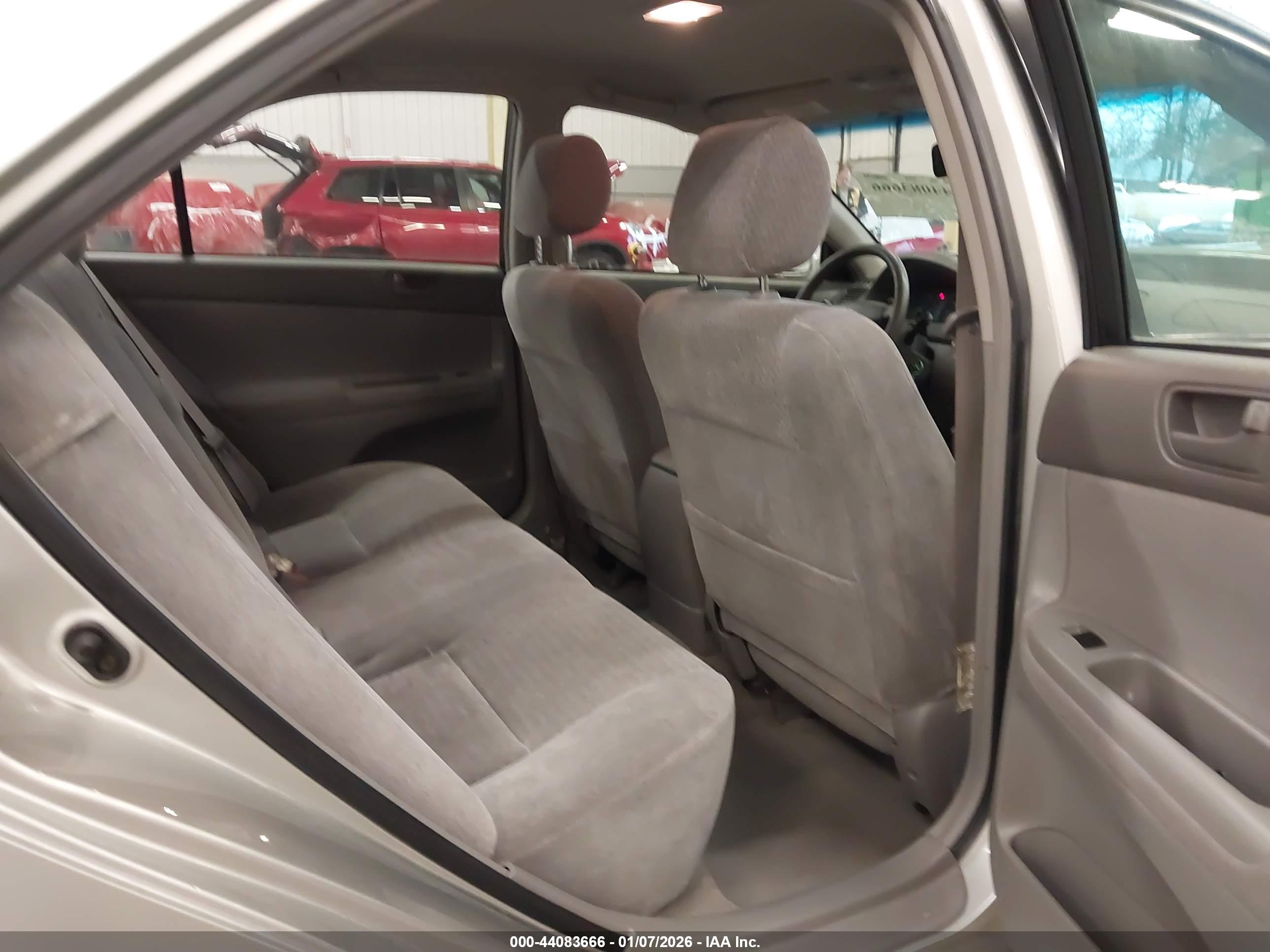 TOYOTA CAMRY image 8