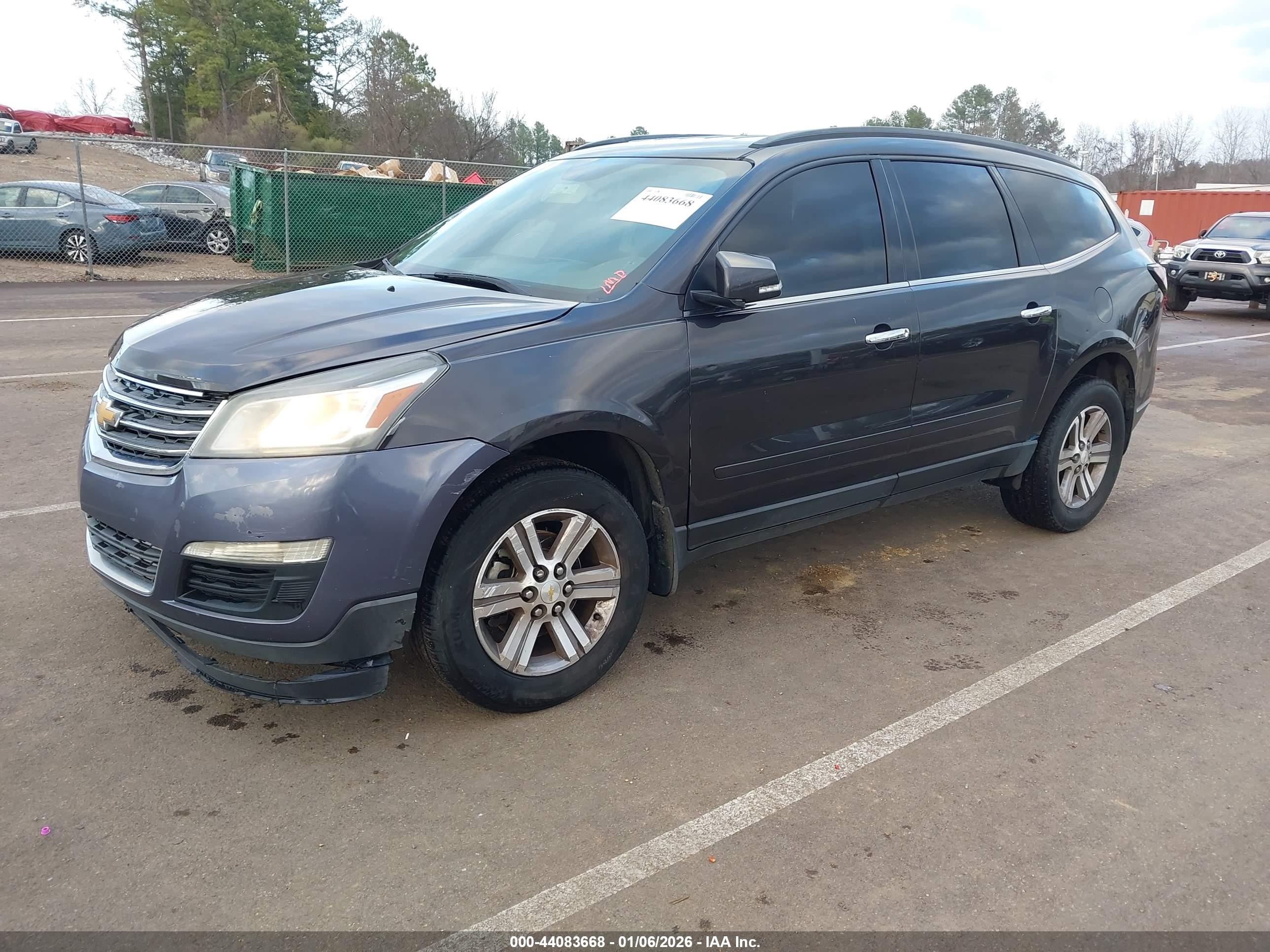 CHEVROLET TRAVERSE image 2