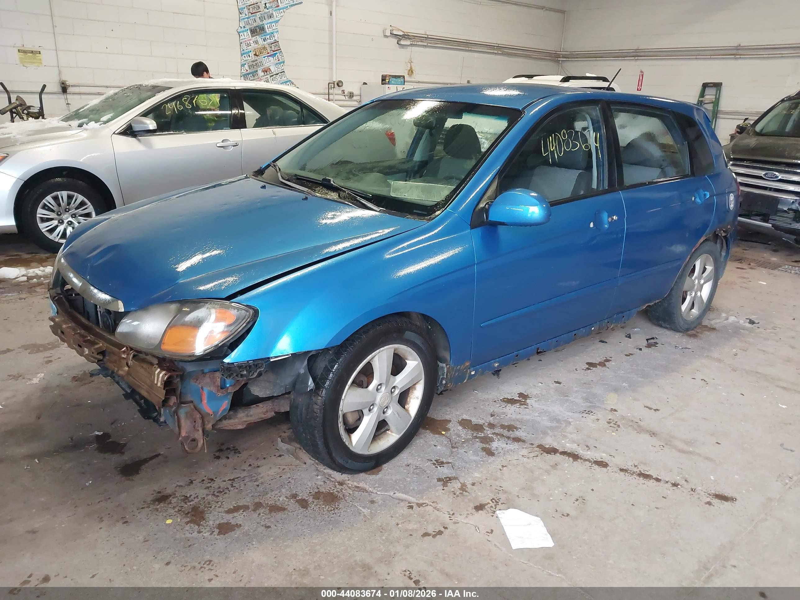 KIA SPECTRA5 image 2