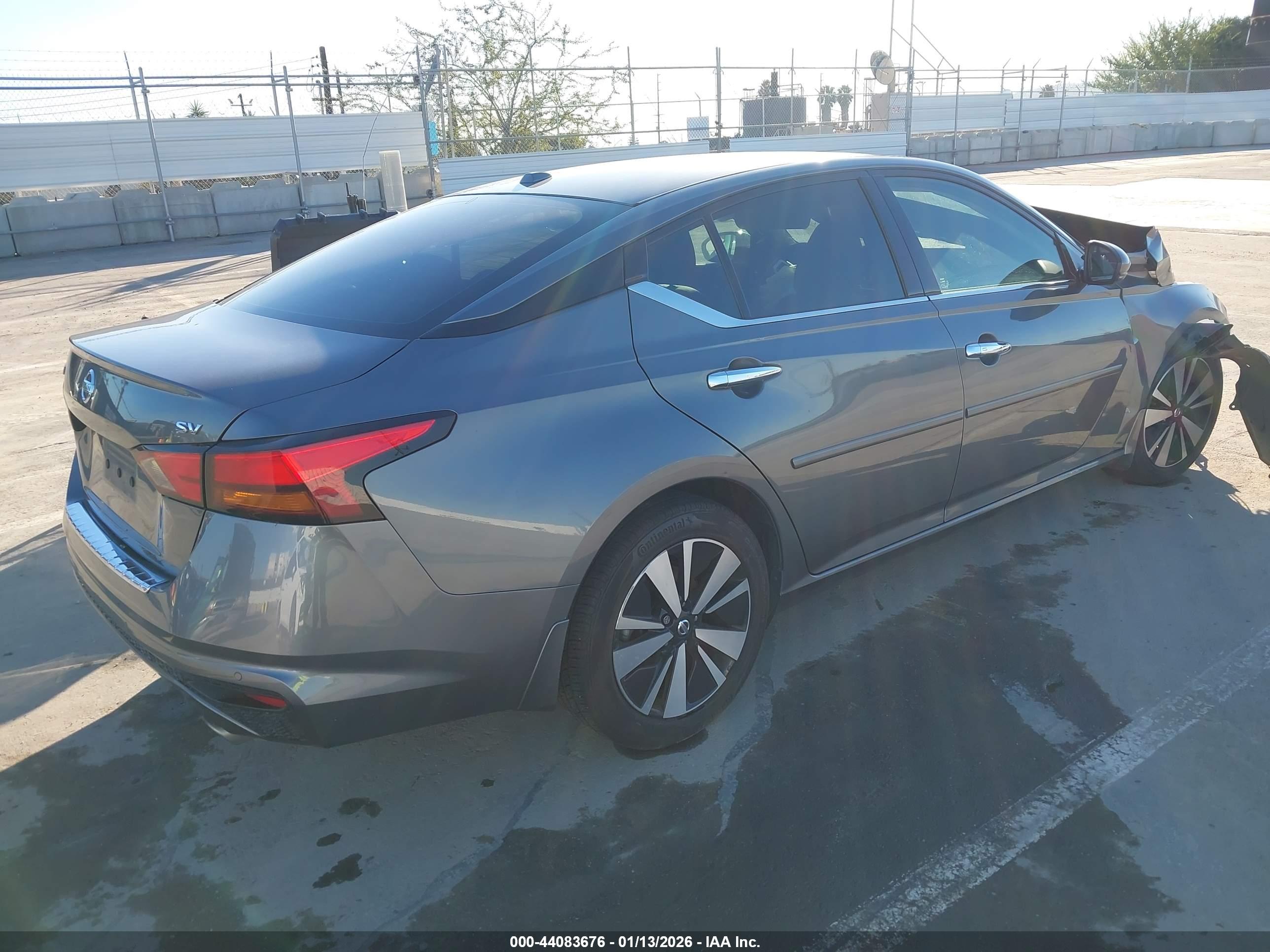 NISSAN ALTIMA image 4
