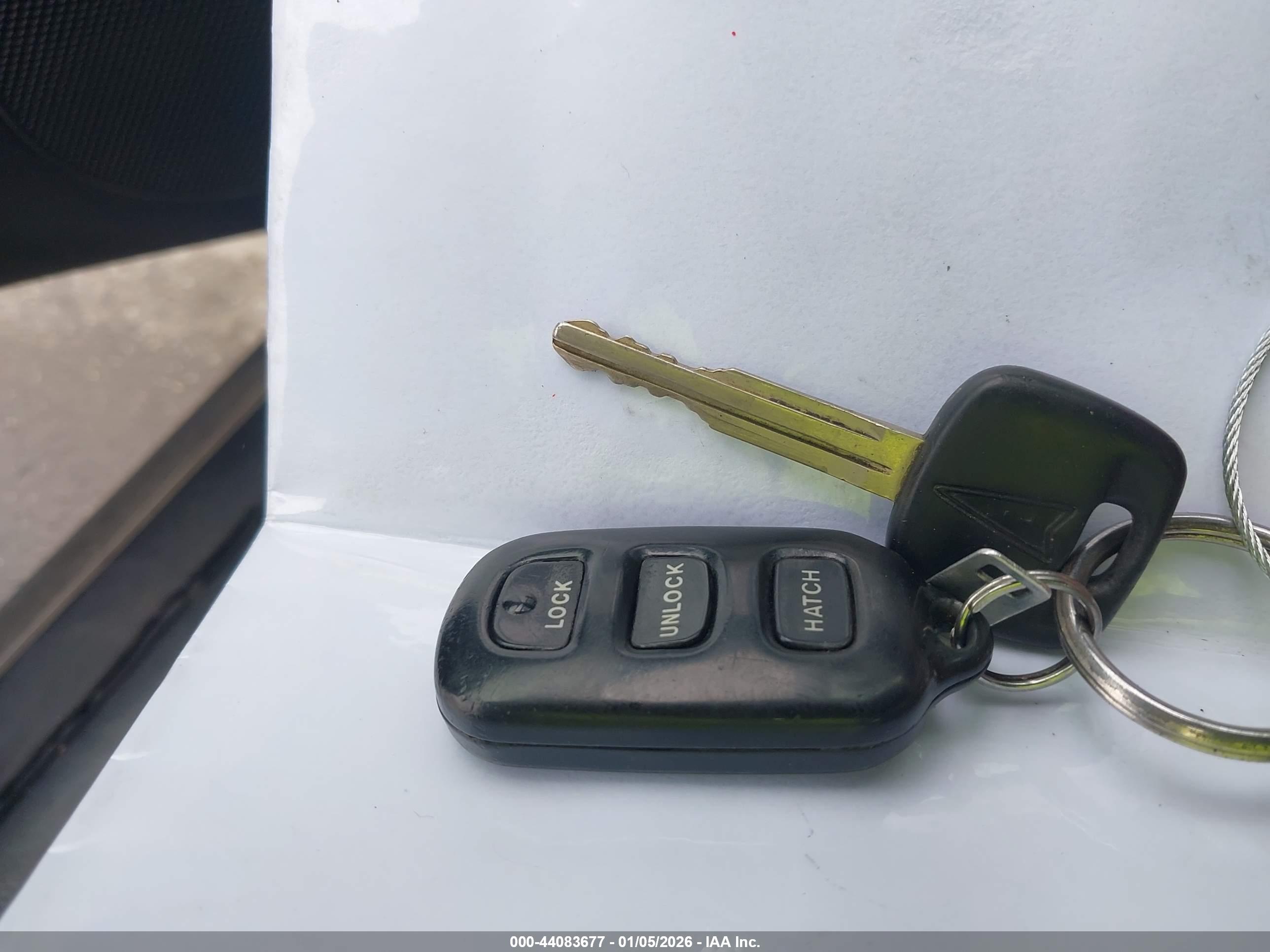 PONTIAC VIBE image 11