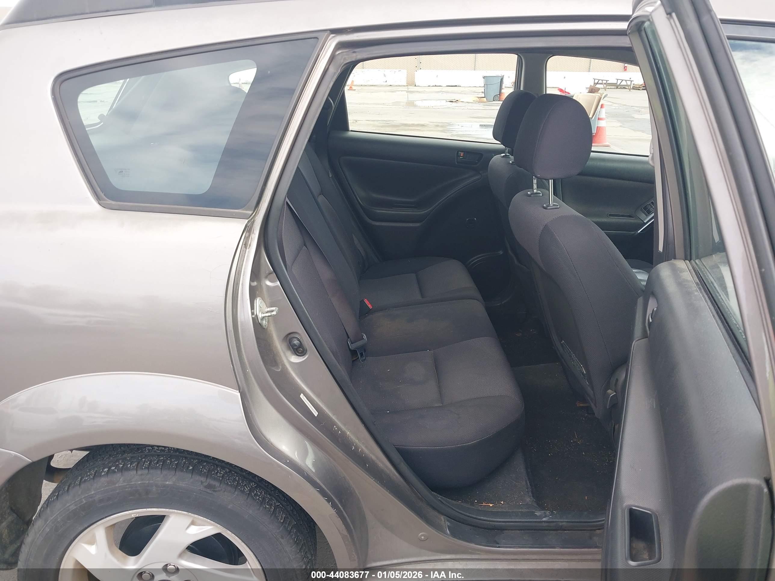 PONTIAC VIBE image 8