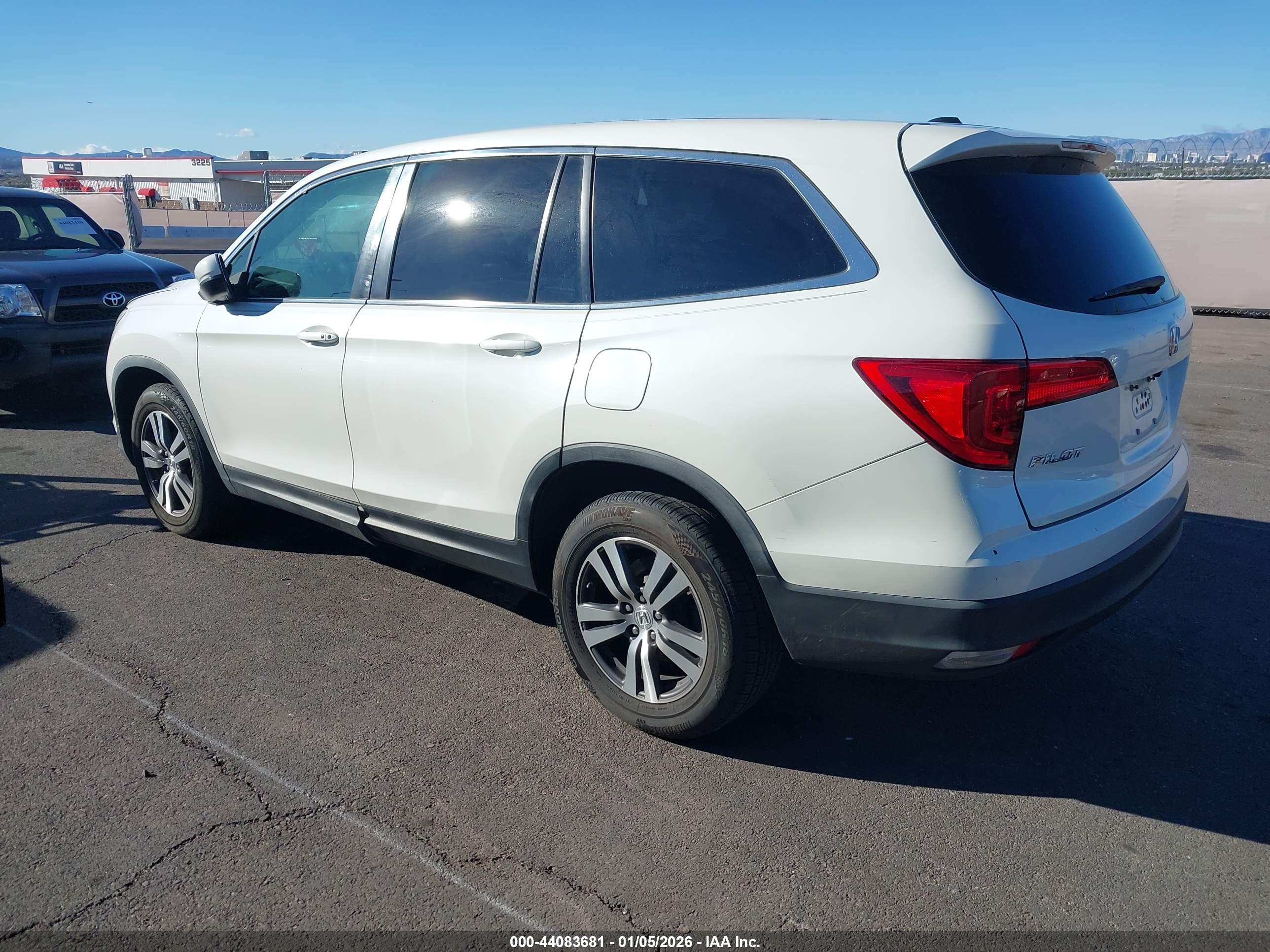 HONDA PILOT image 3