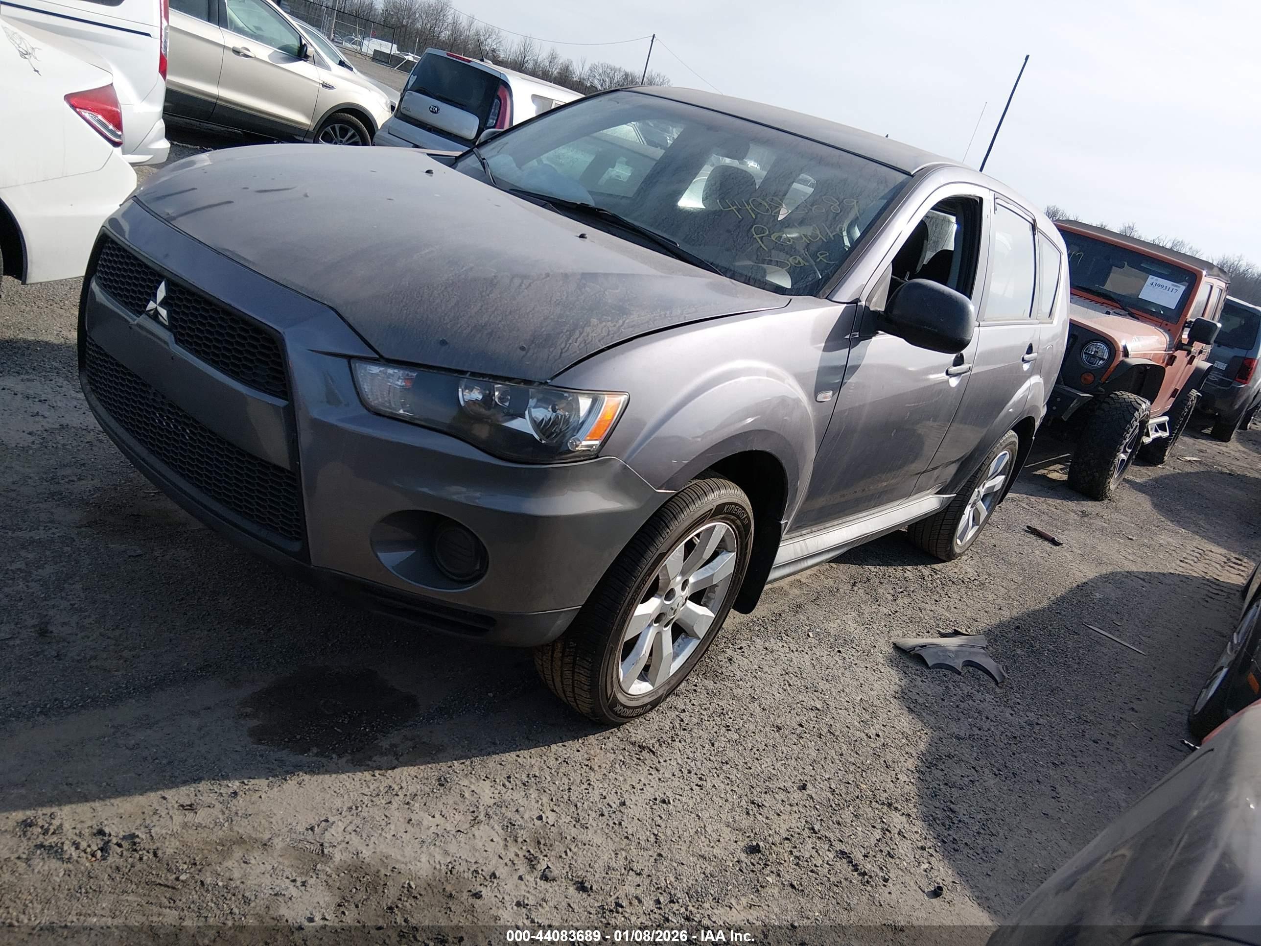 MITSUBISHI OUTLANDER image 2