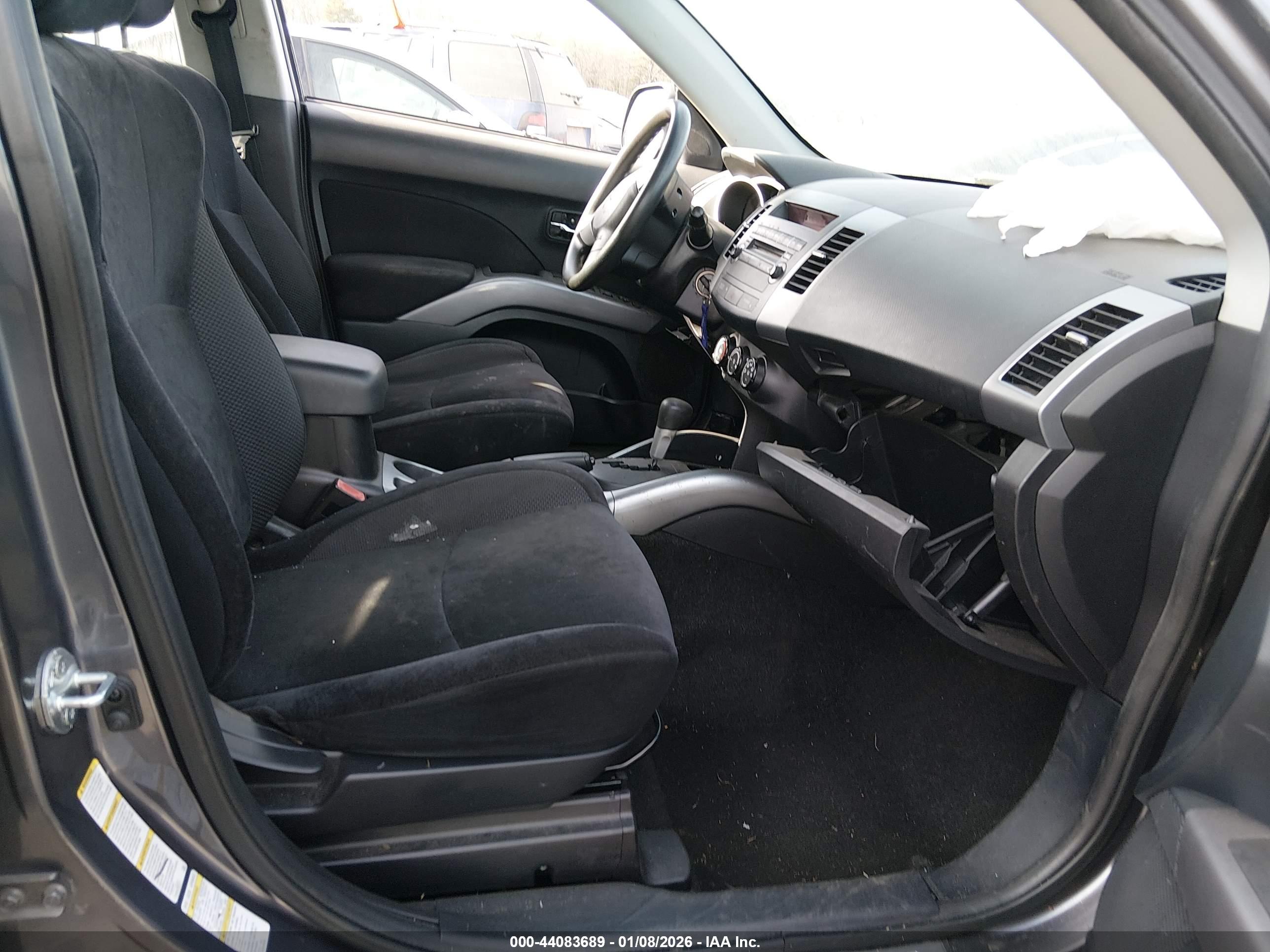 MITSUBISHI OUTLANDER image 5