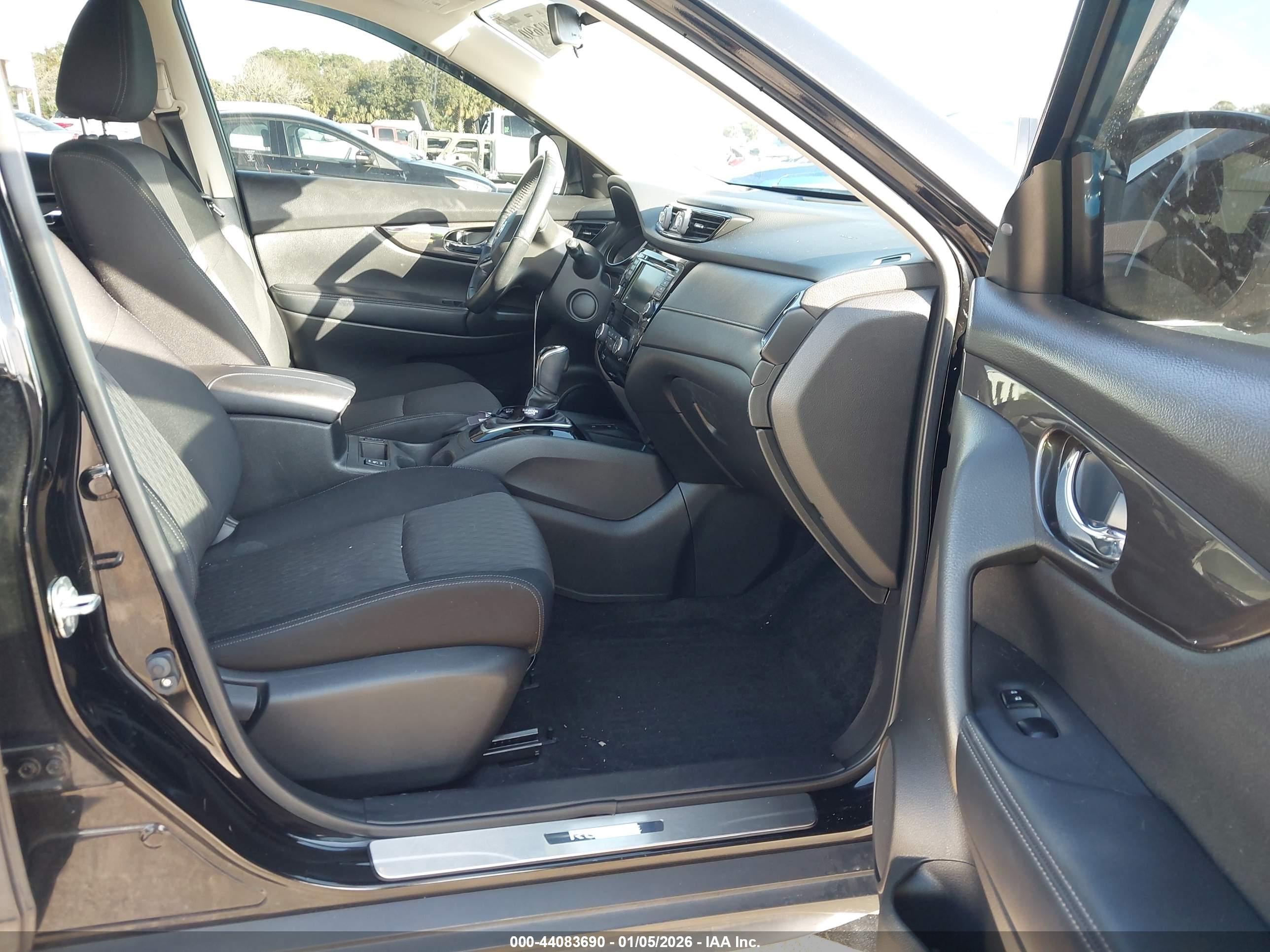 NISSAN ROGUE image 5