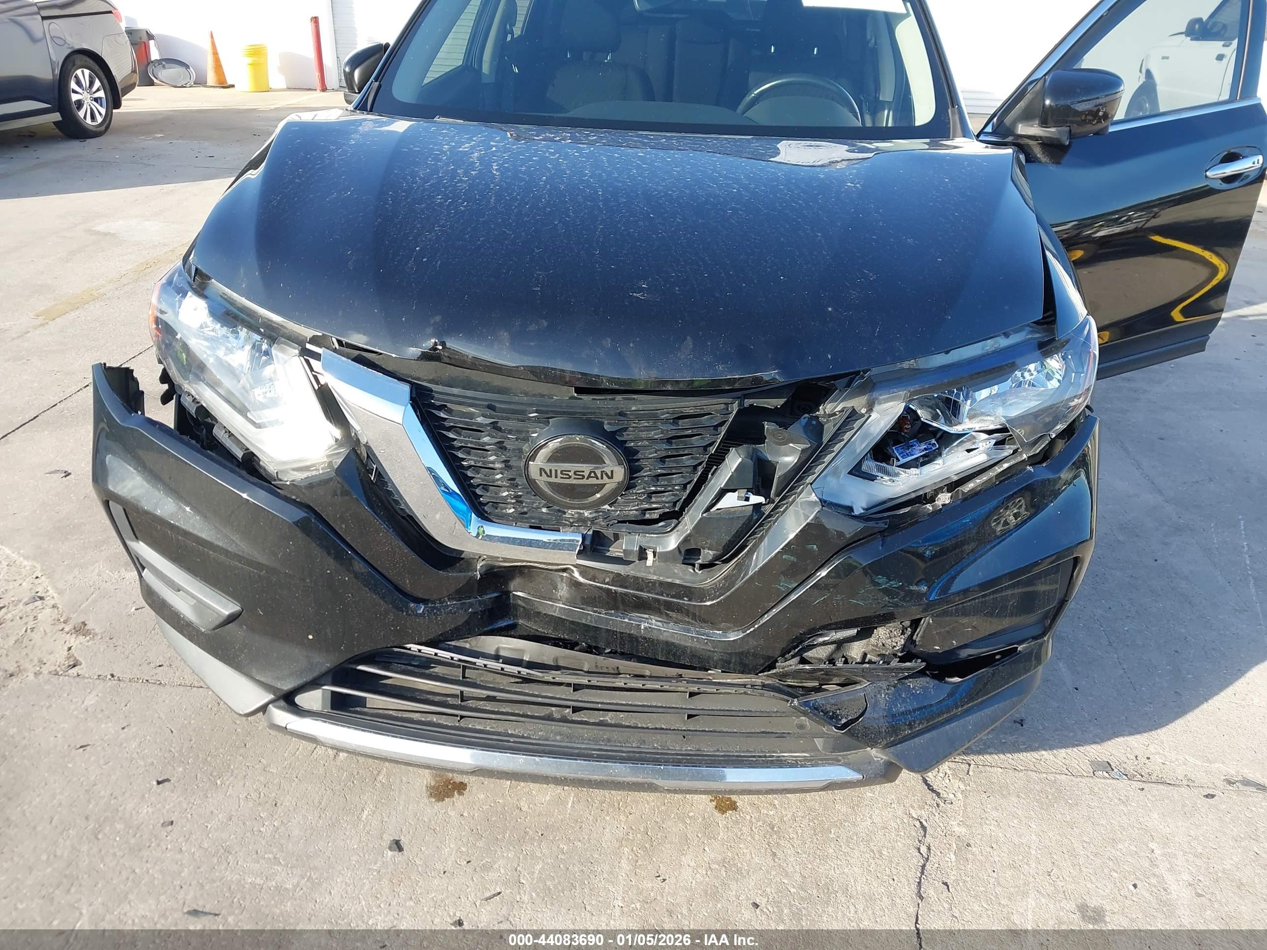 NISSAN ROGUE image 6