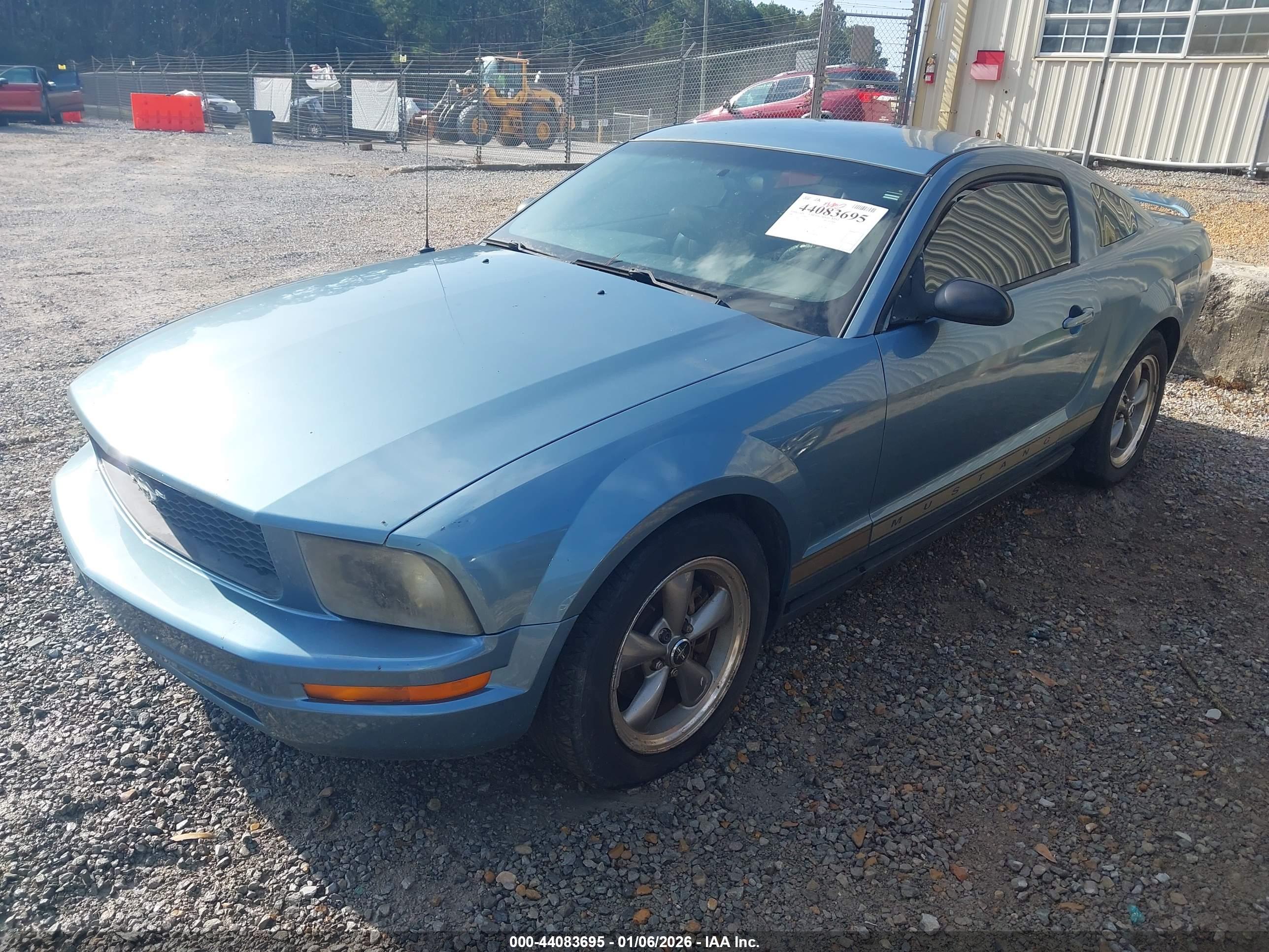 FORD MUSTANG image 2
