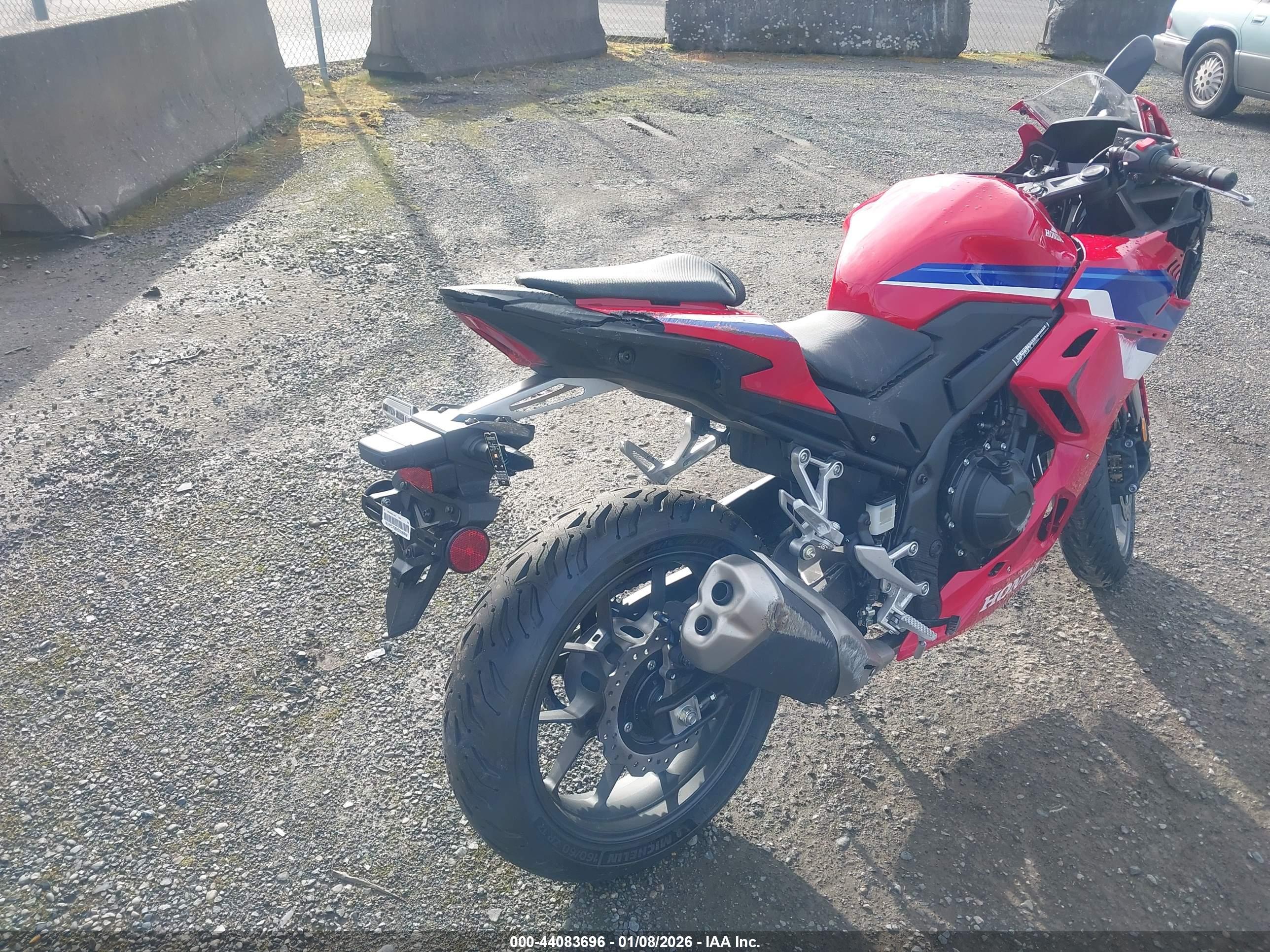 HONDA CBR500 image 4