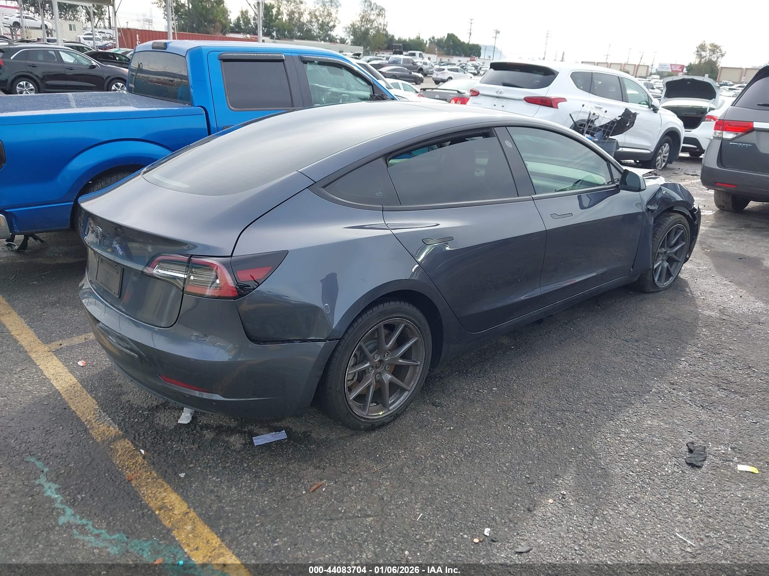 TESLA MODEL image 4
