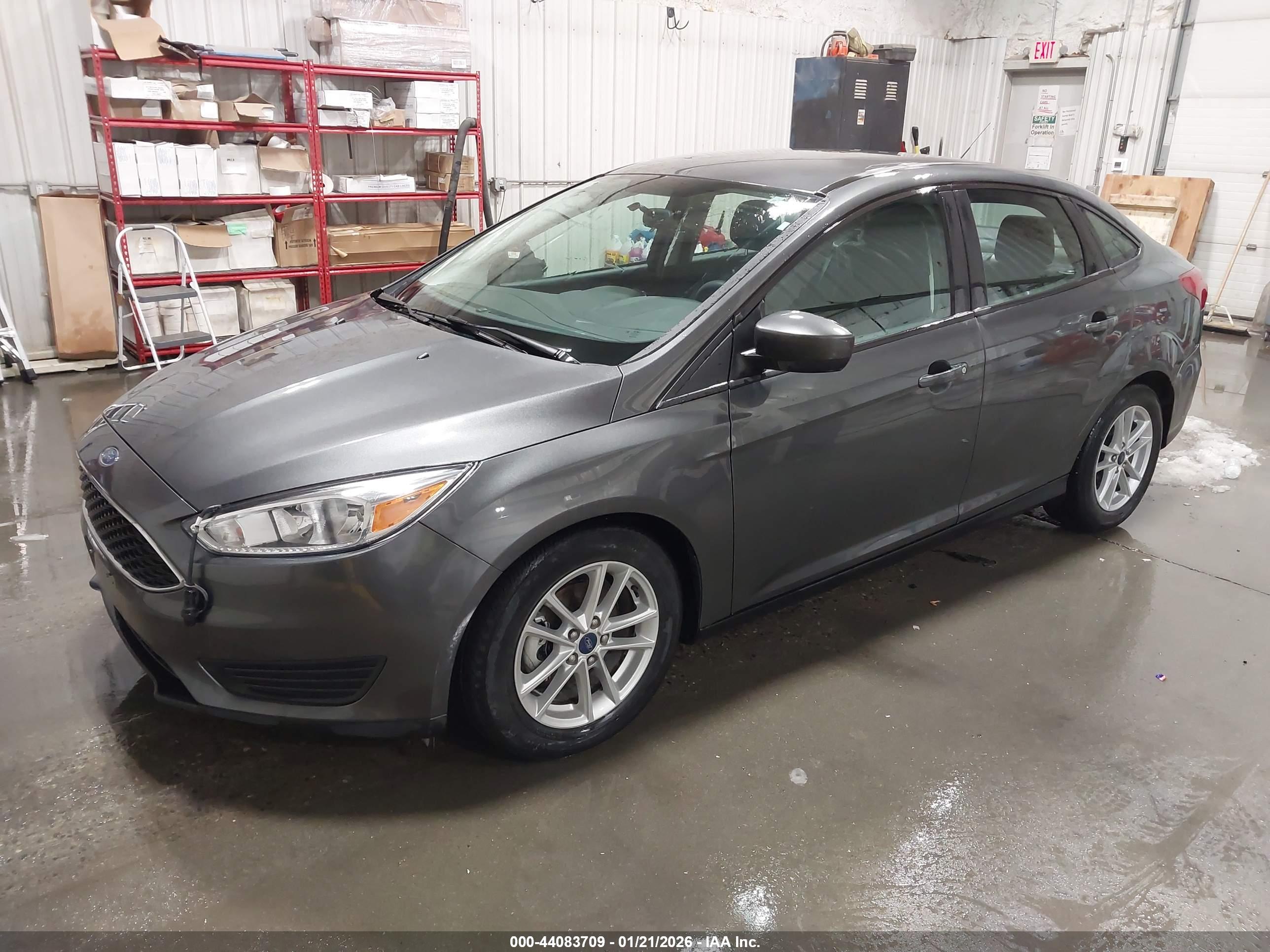 FORD FOCUS image 2