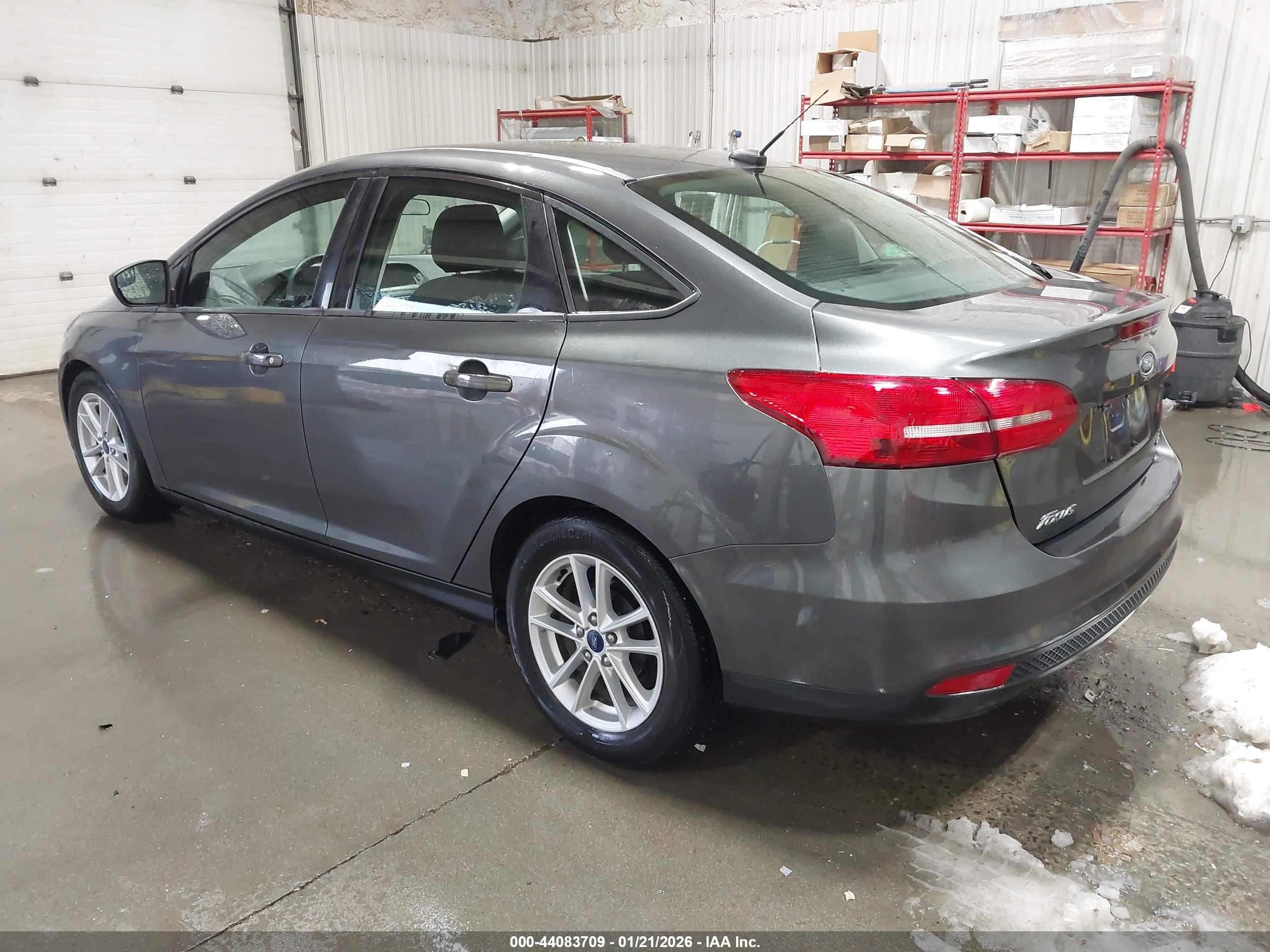 FORD FOCUS image 3