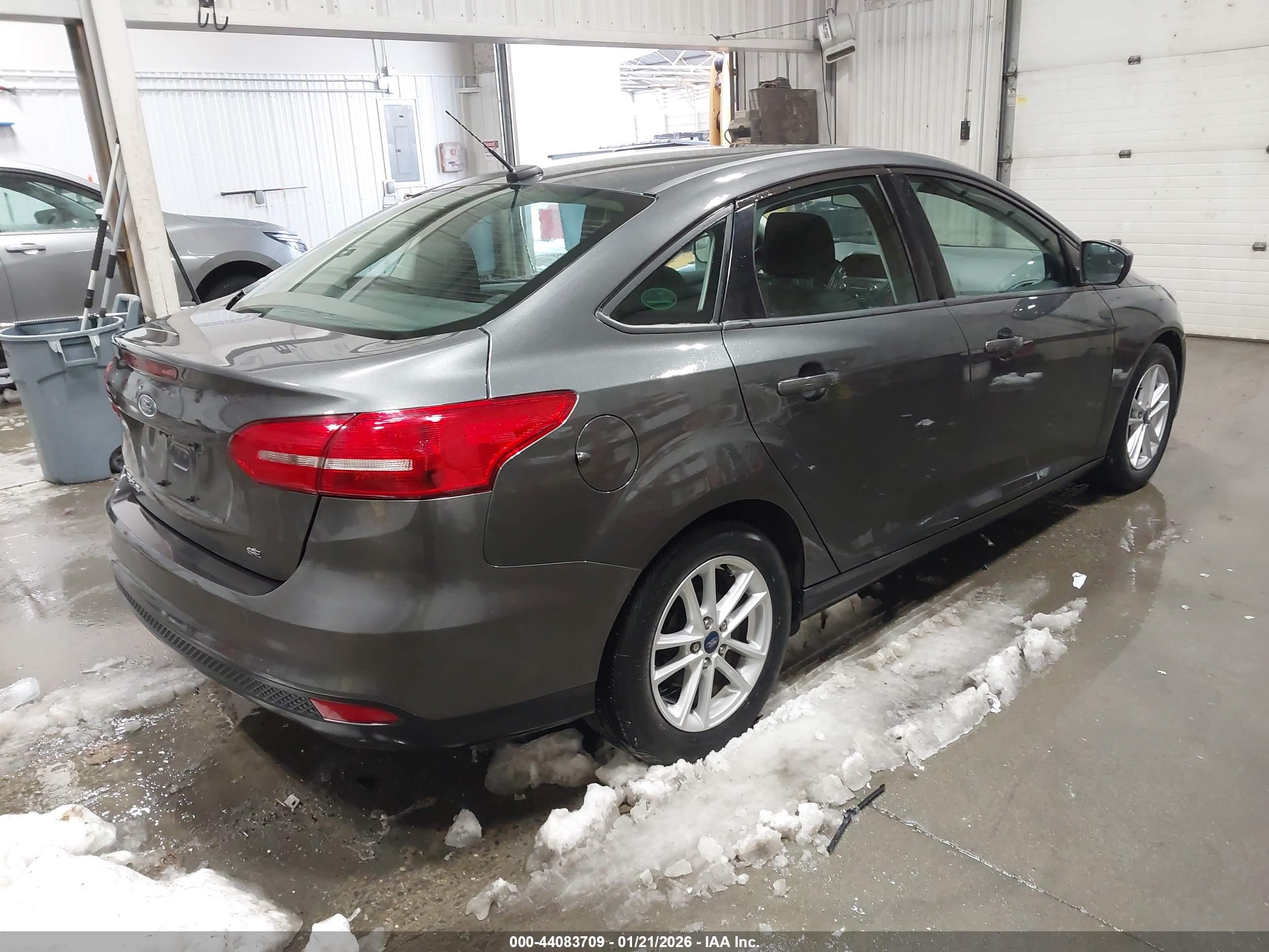 FORD FOCUS image 4