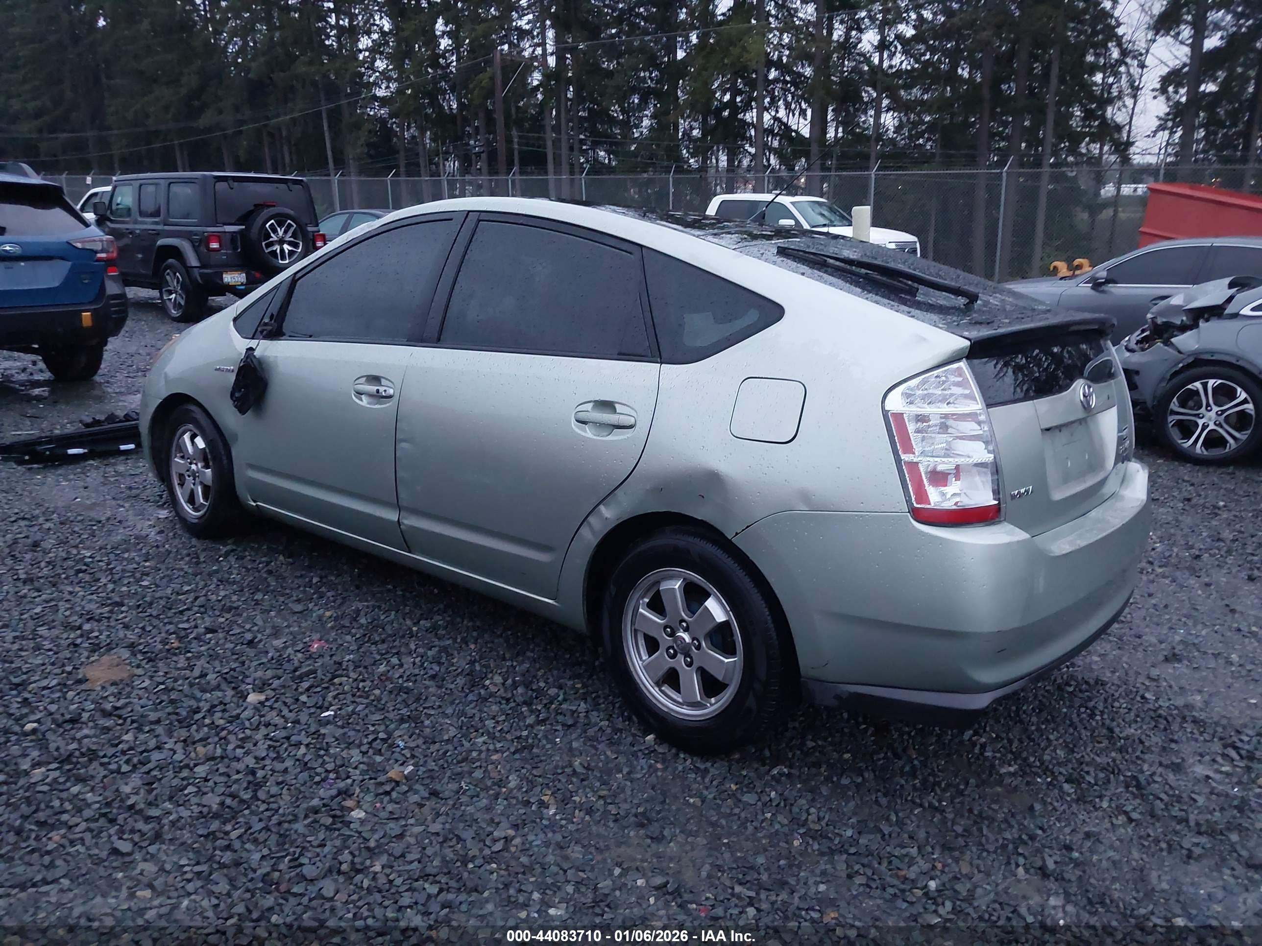 TOYOTA PRIUS image 3