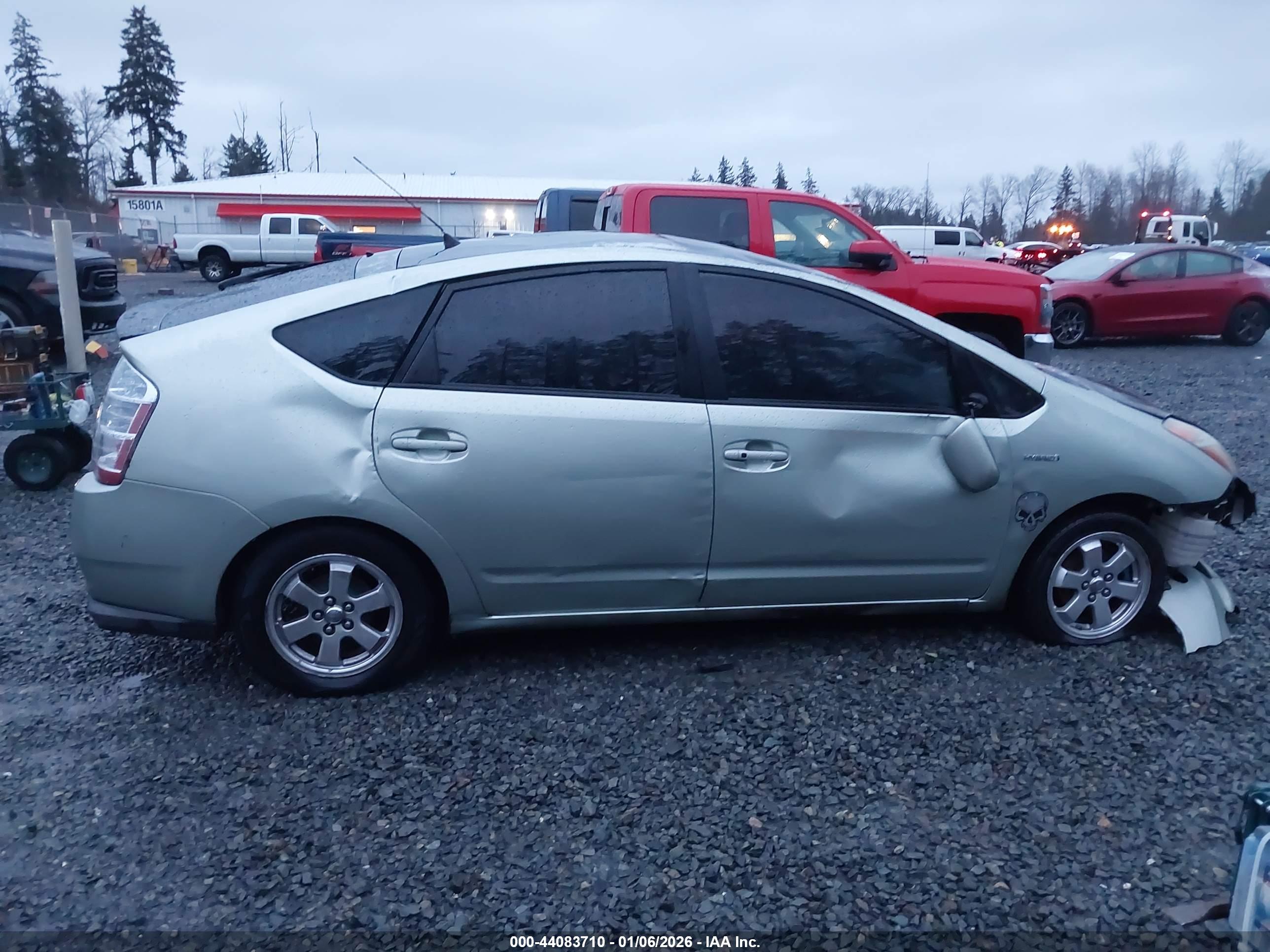 TOYOTA PRIUS image 6