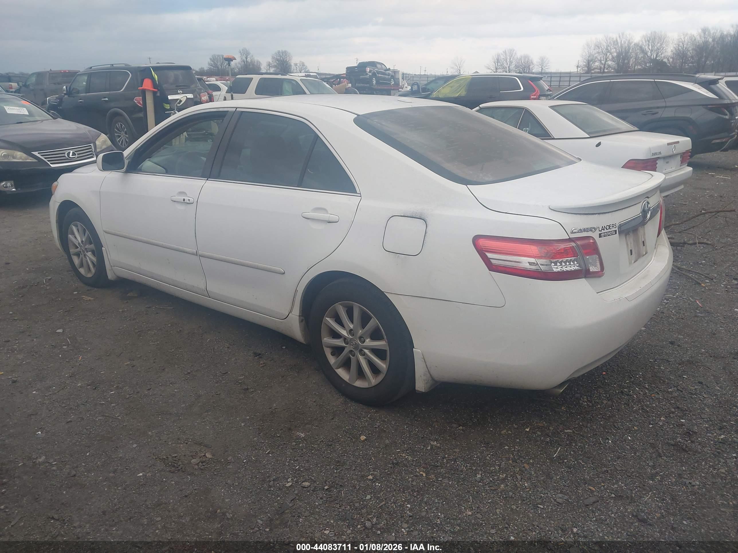 TOYOTA CAMRY image 3