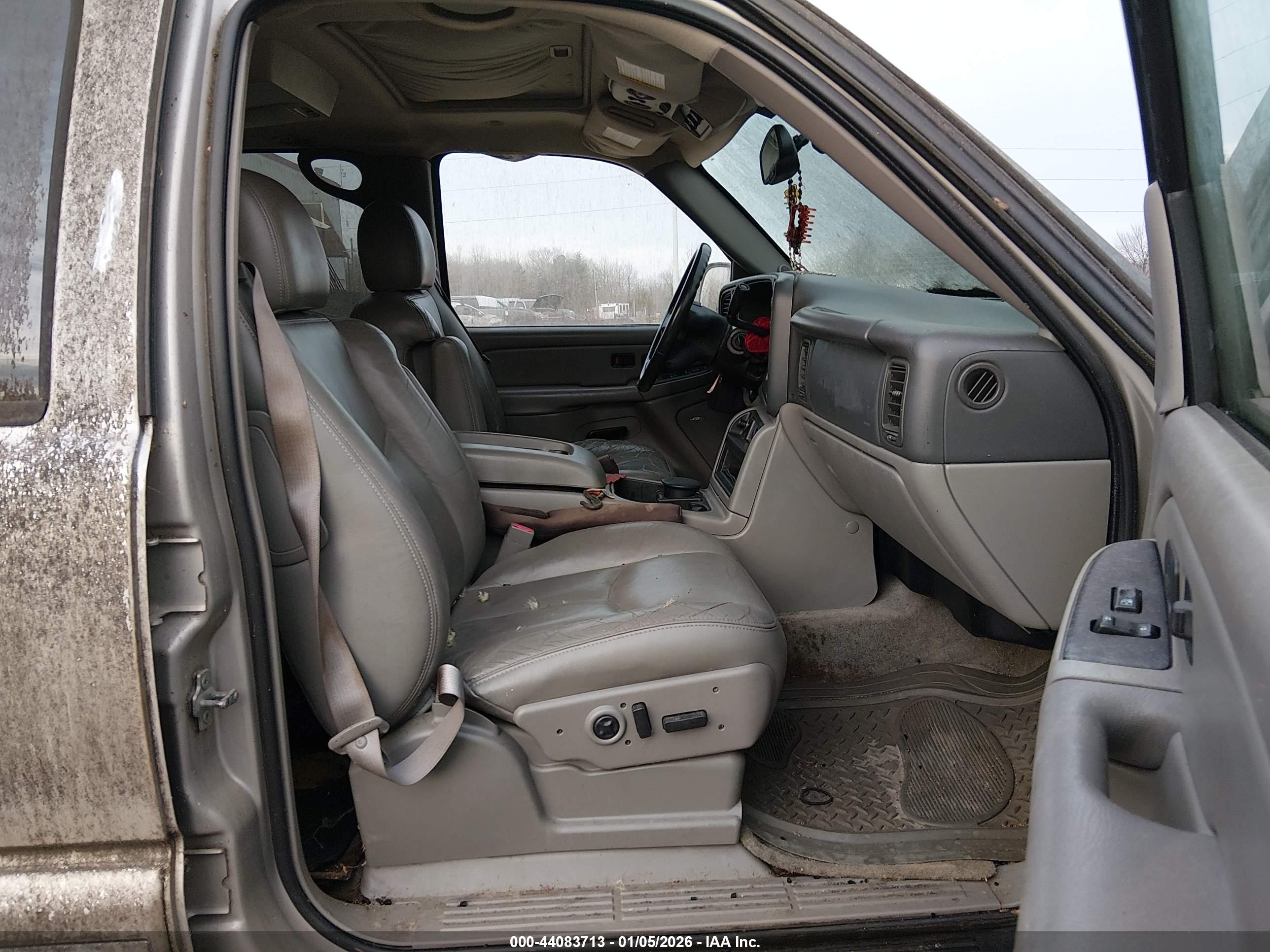 CHEVROLET TAHOE image 5