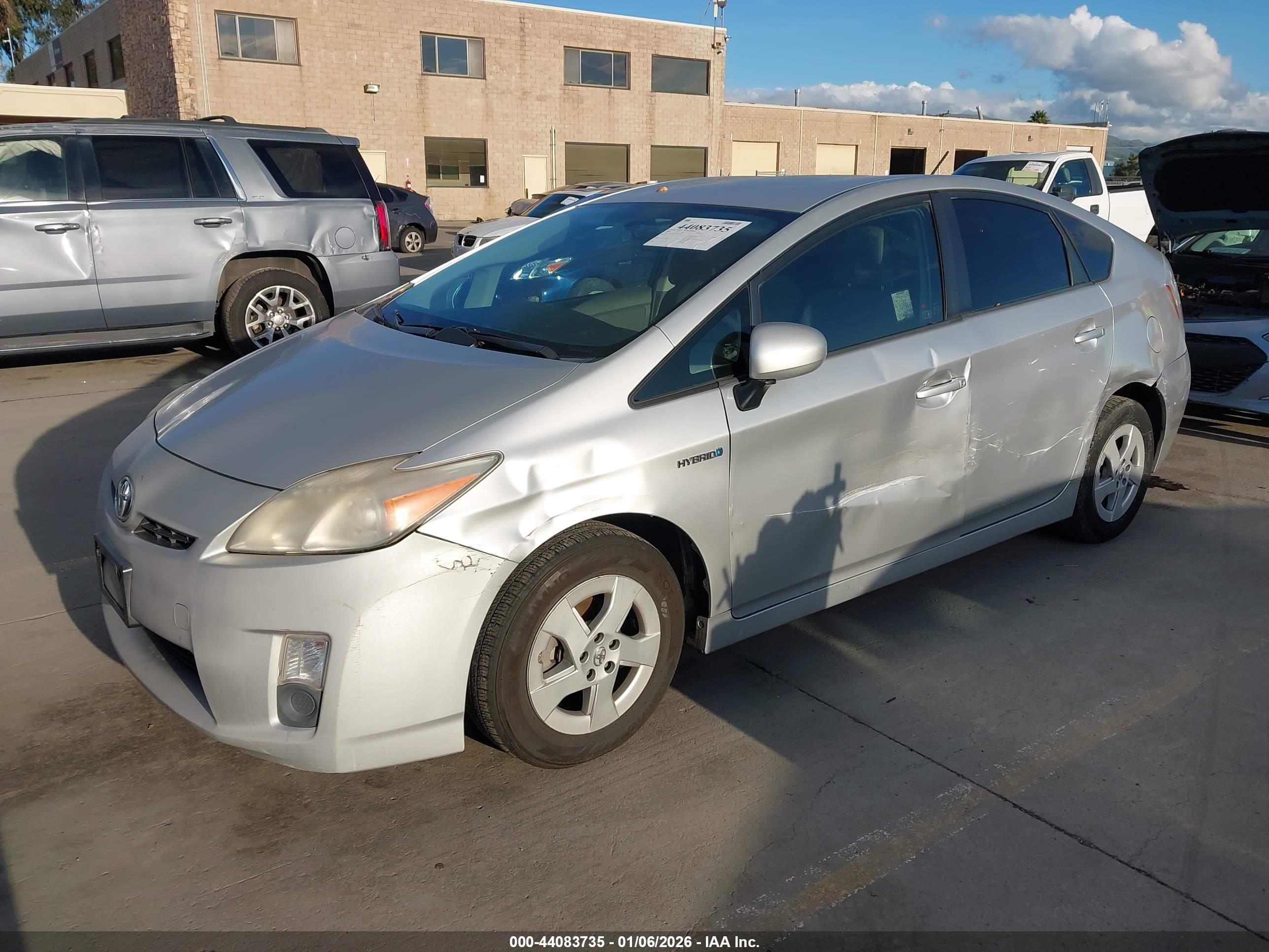 TOYOTA PRIUS image 2