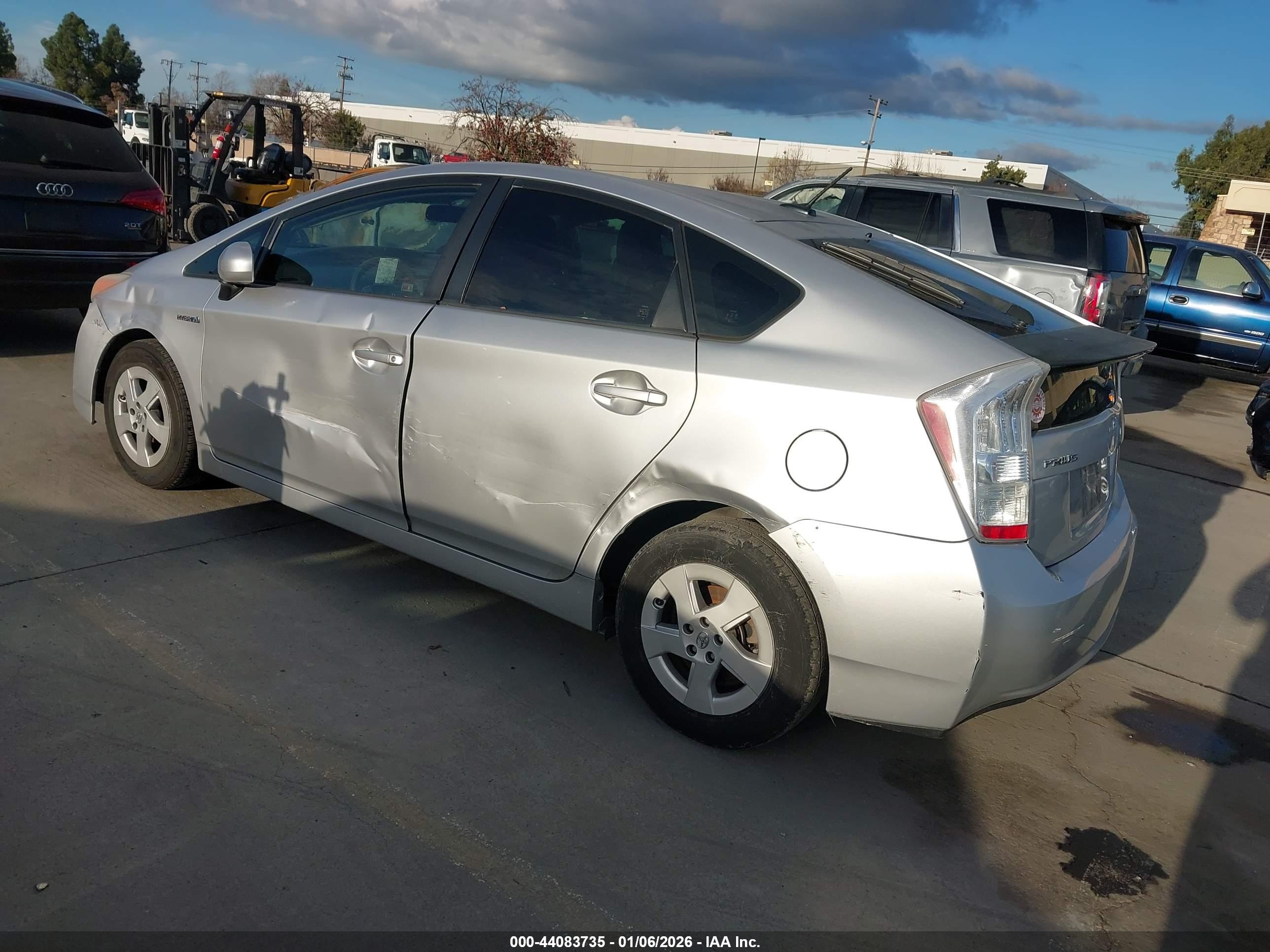 TOYOTA PRIUS image 3