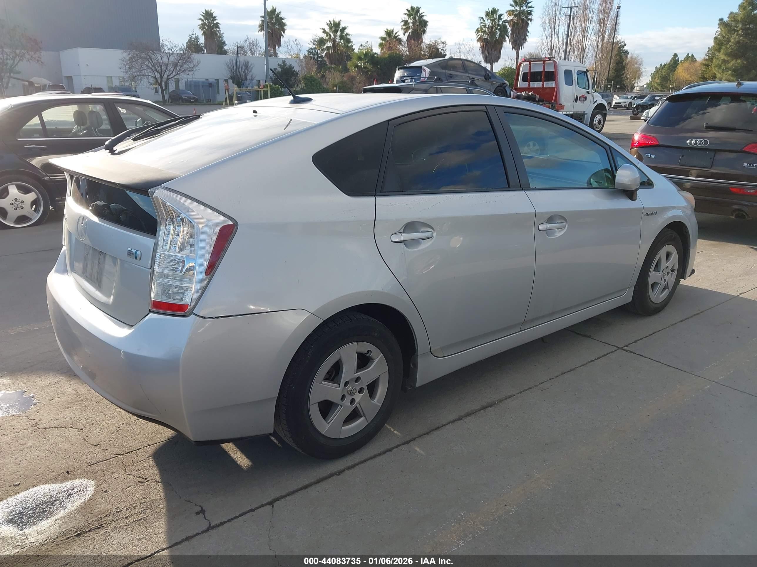TOYOTA PRIUS image 4