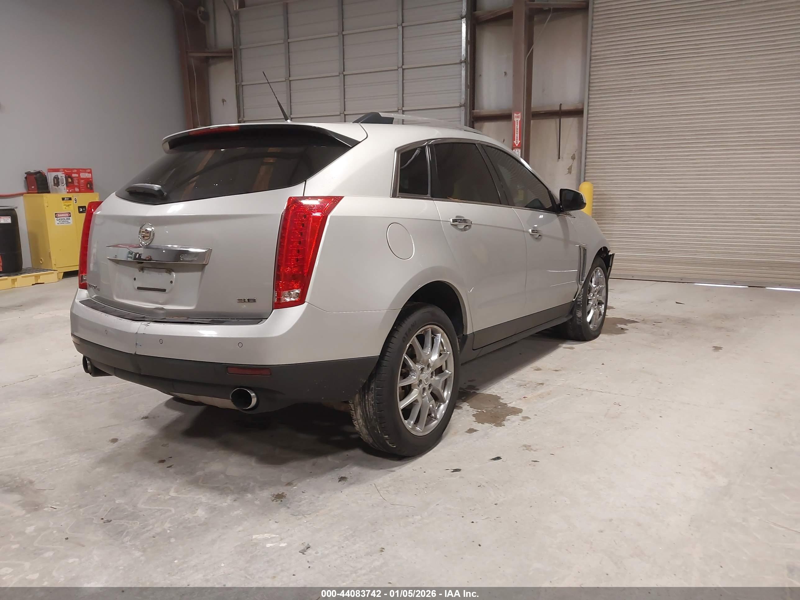 CADILLAC SRX image 4