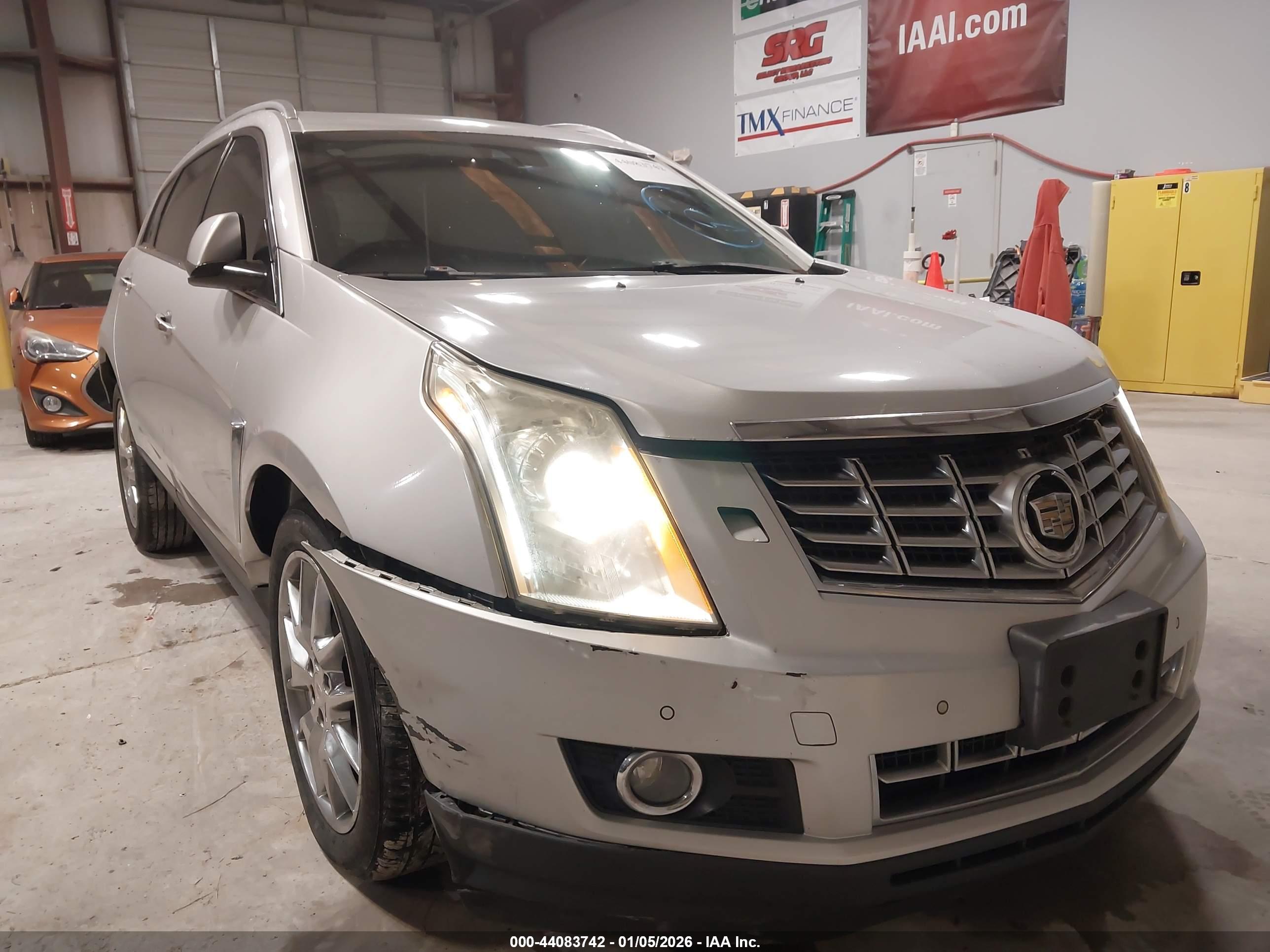 CADILLAC SRX image 6