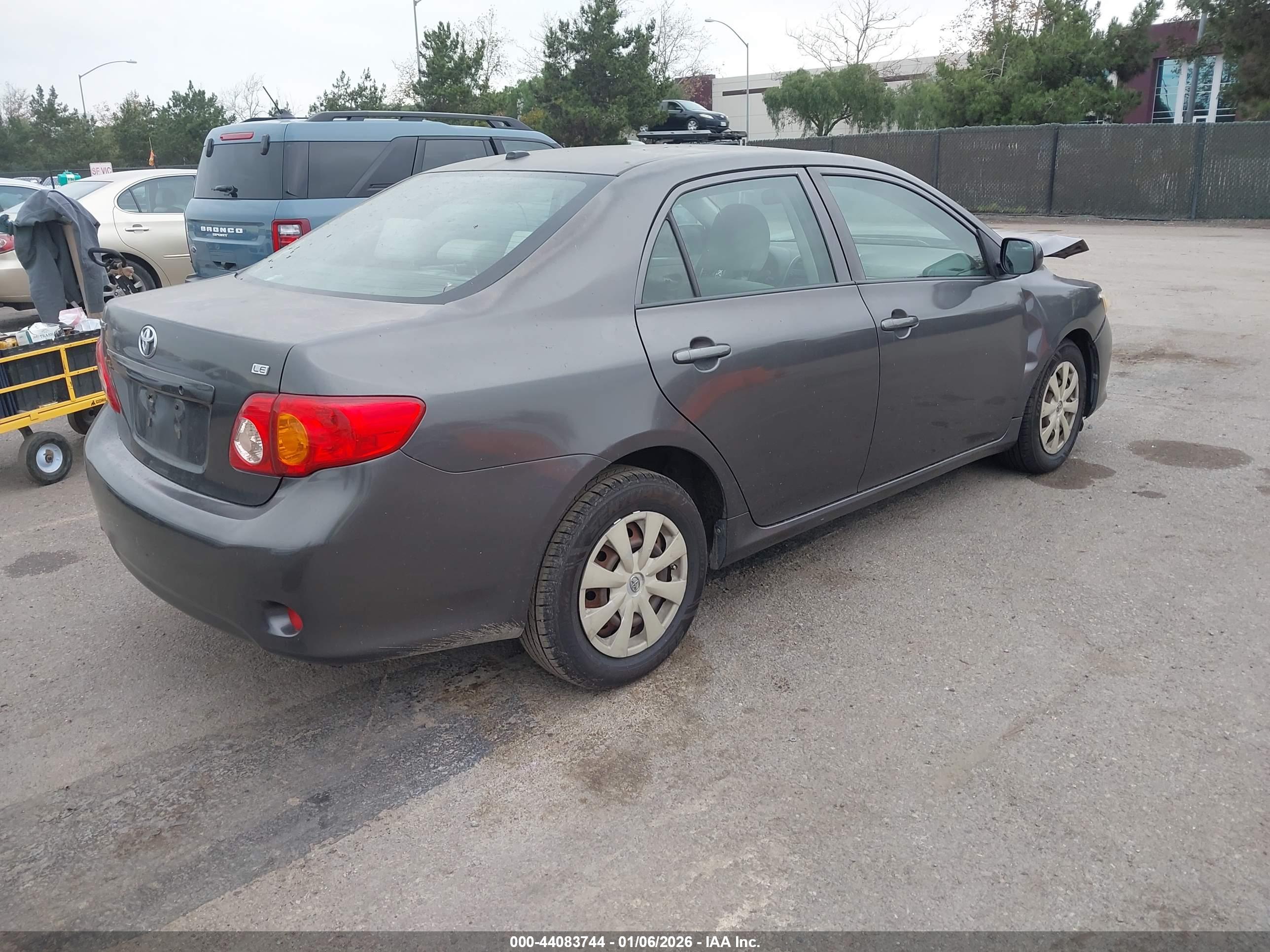 TOYOTA COROLLA image 4