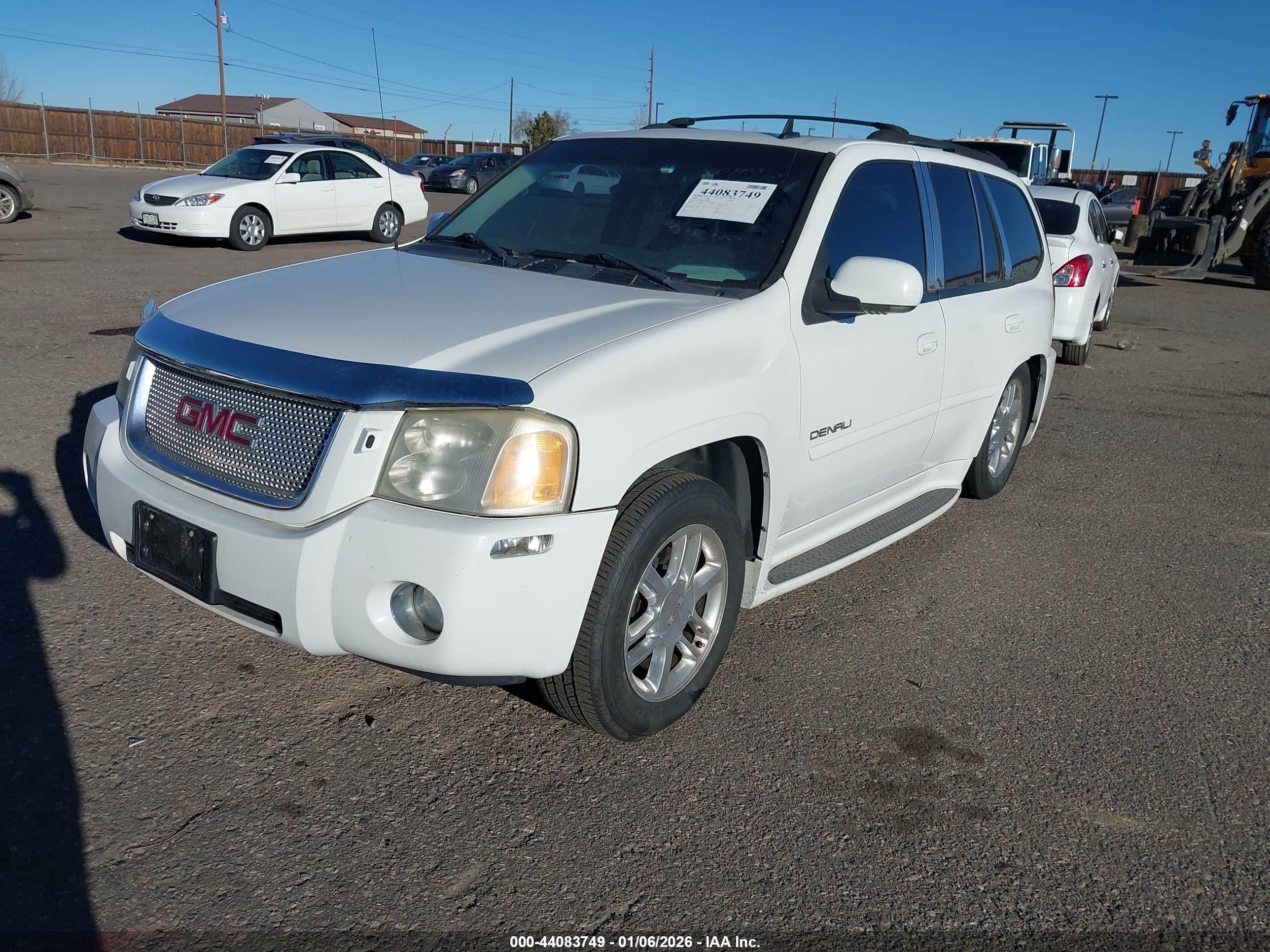GMC ENVOY image 2