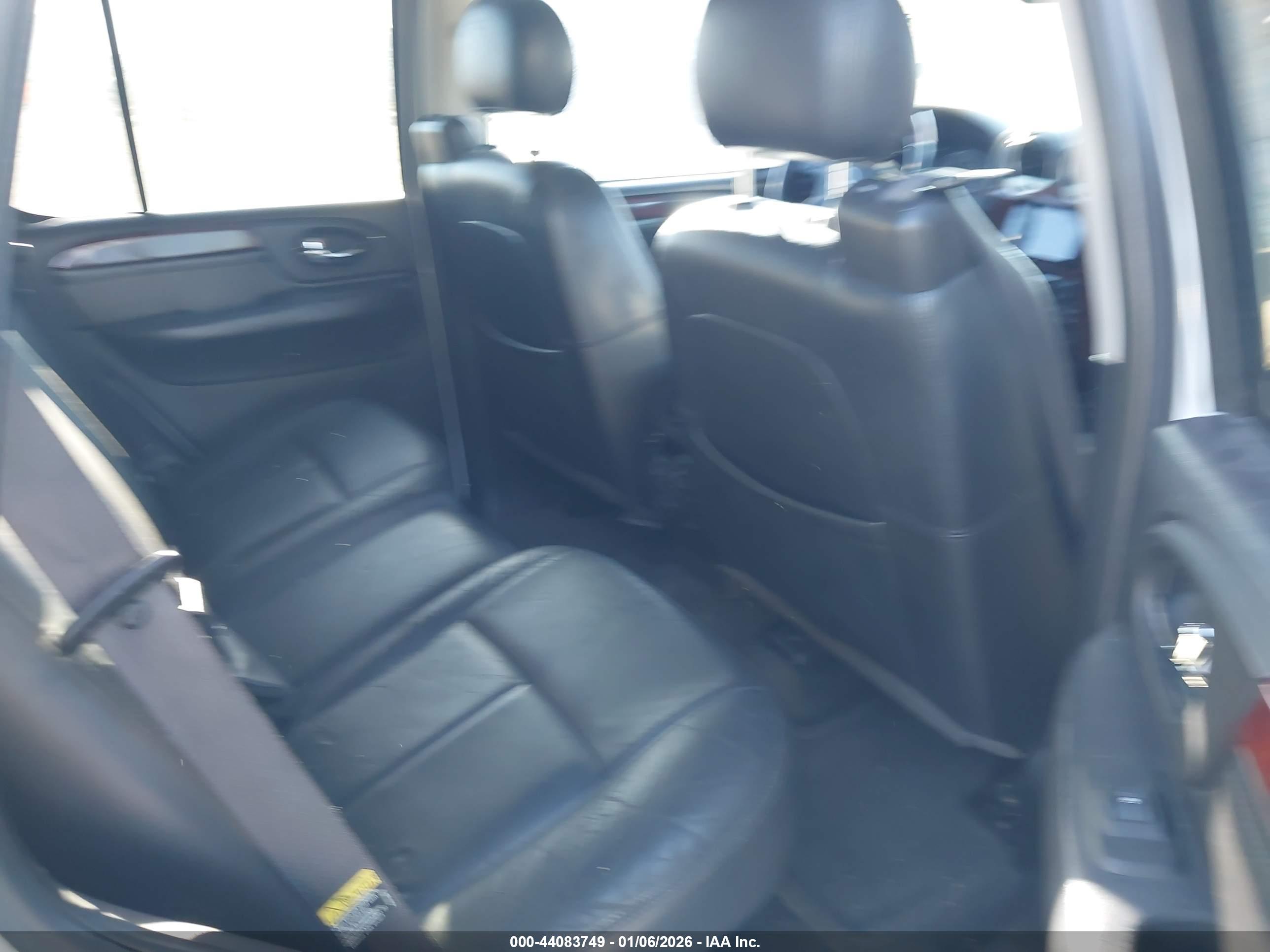 GMC ENVOY image 8