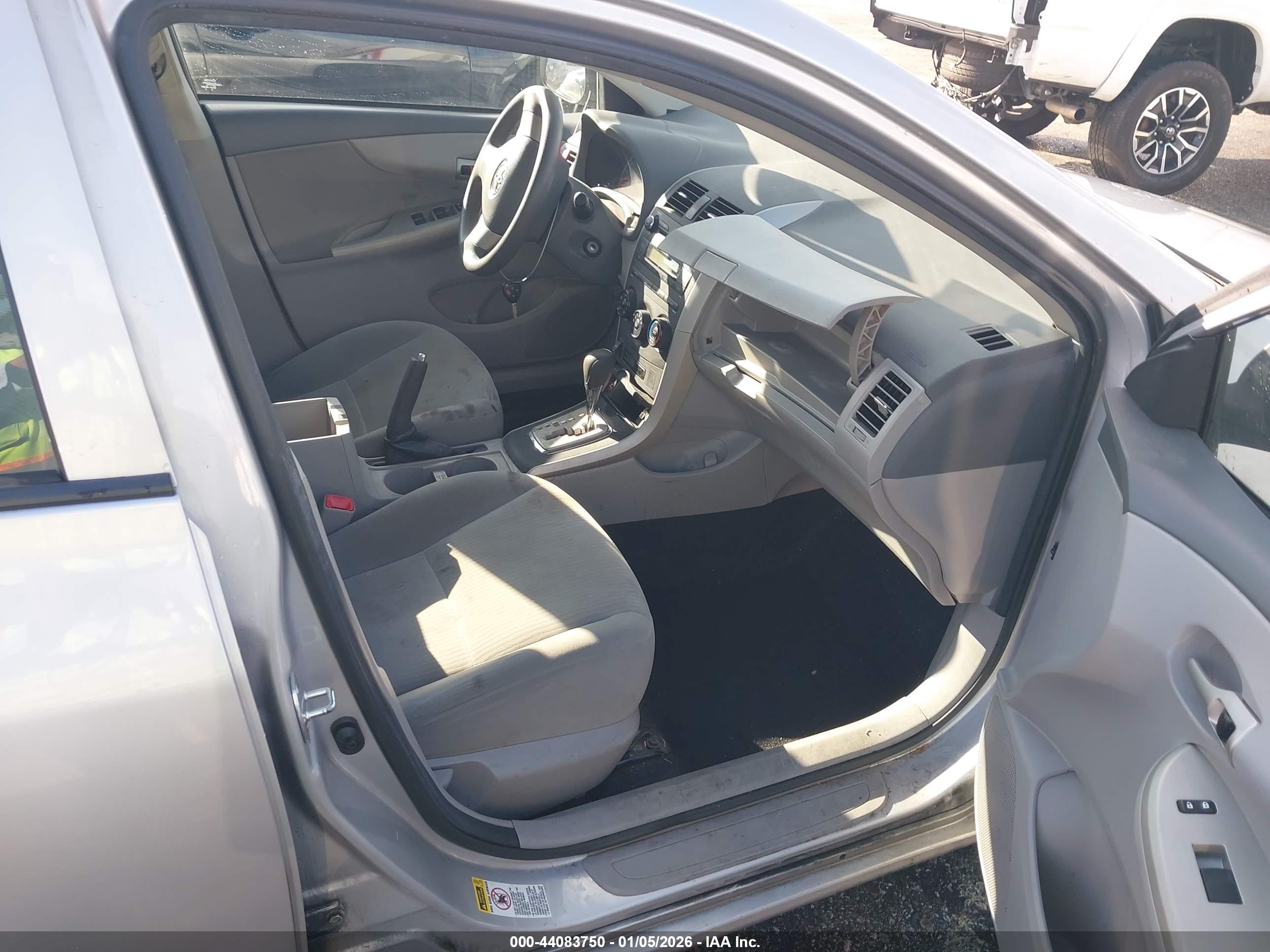 TOYOTA COROLLA image 5