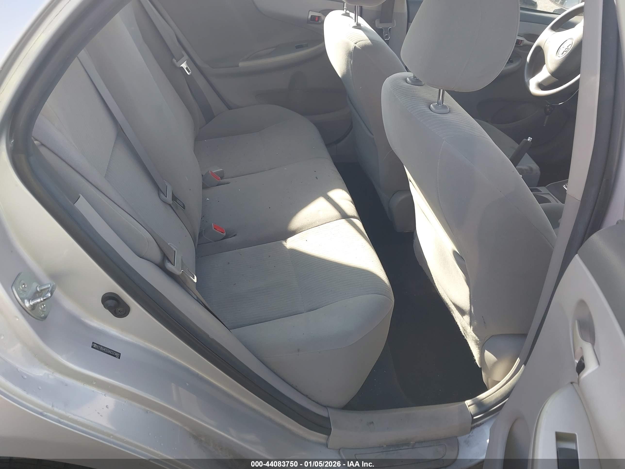 TOYOTA COROLLA image 8