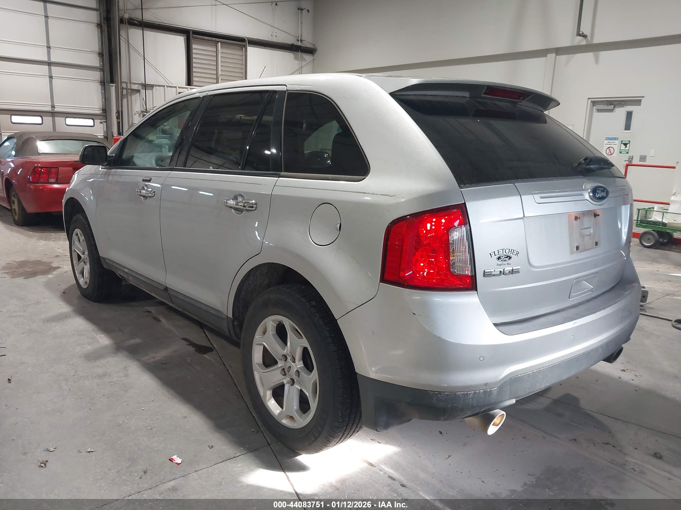 FORD EDGE image 3
