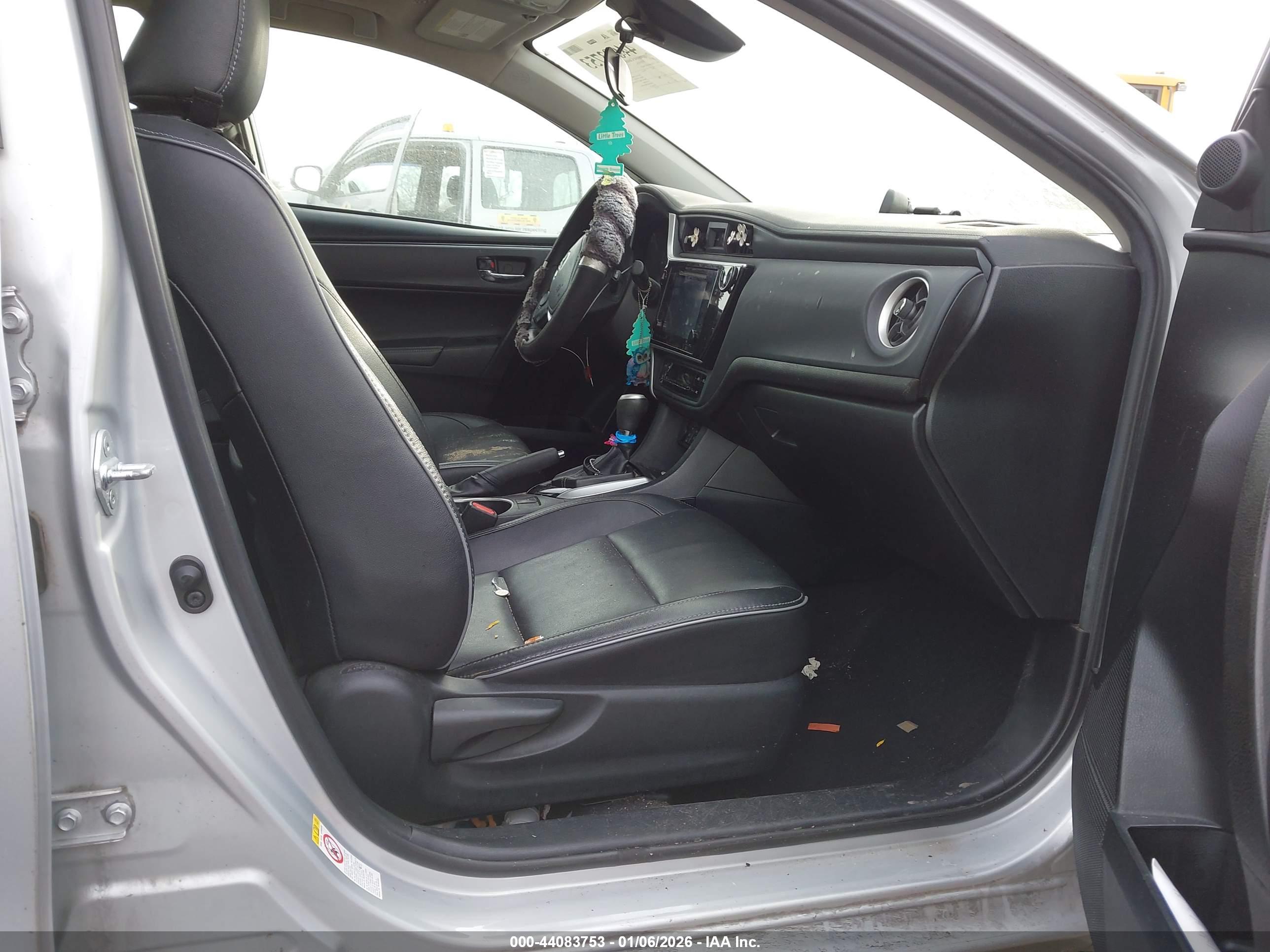 TOYOTA COROLLA image 5