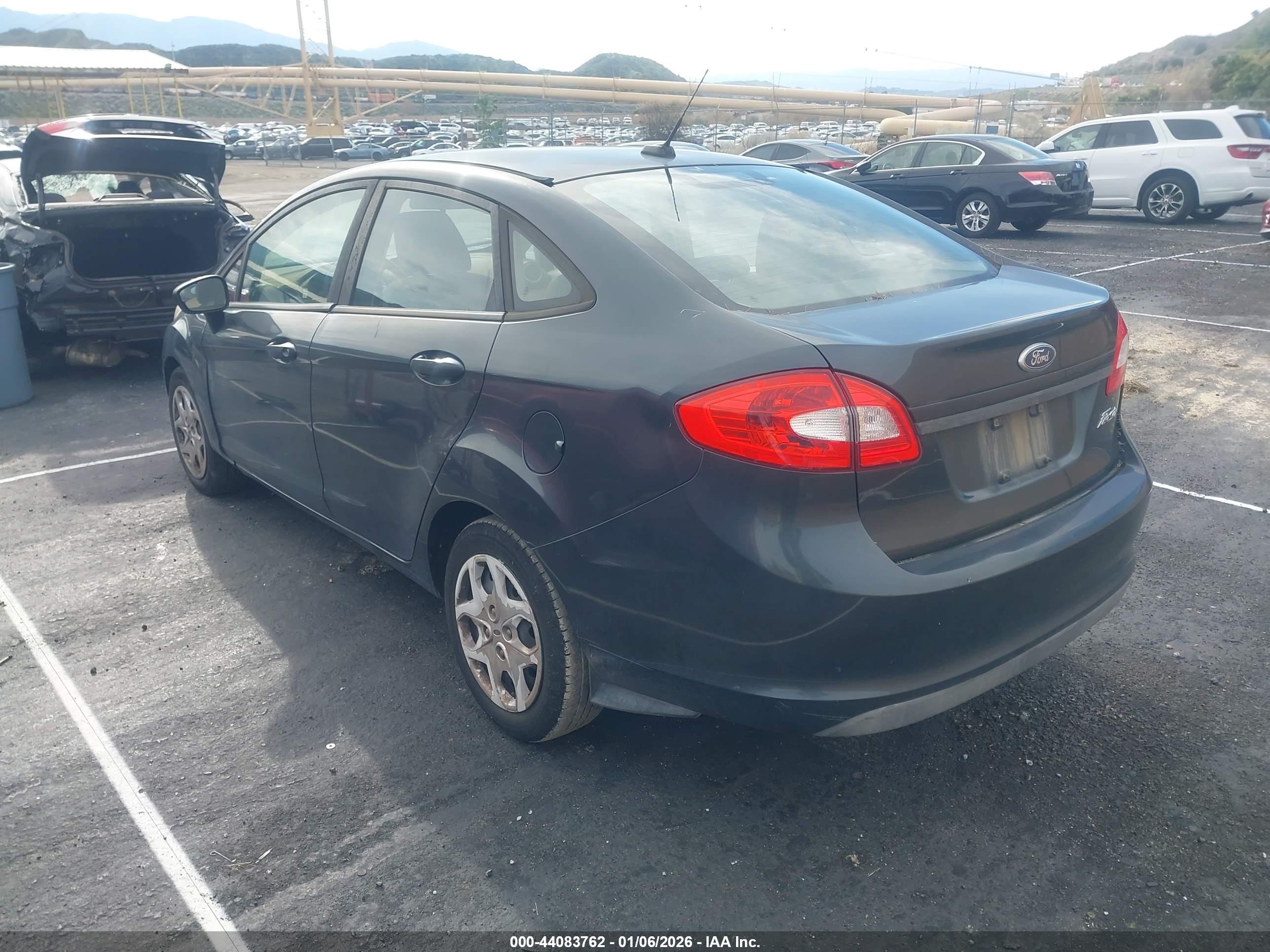 FORD FIESTA image 3