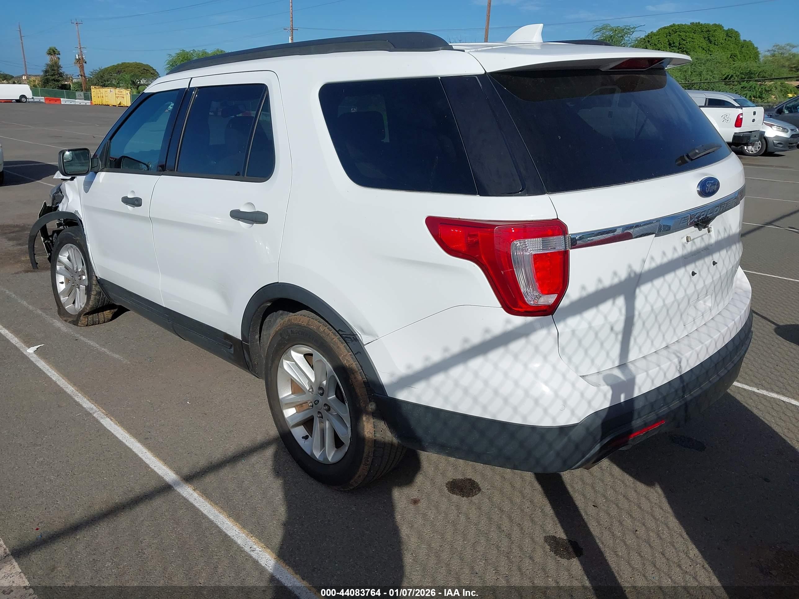FORD EXPLORER image 3