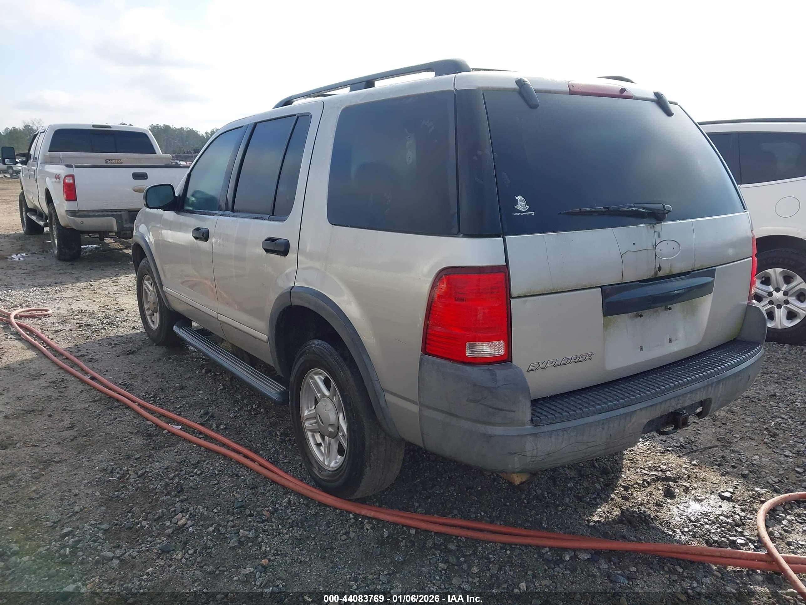 FORD EXPLORER image 3
