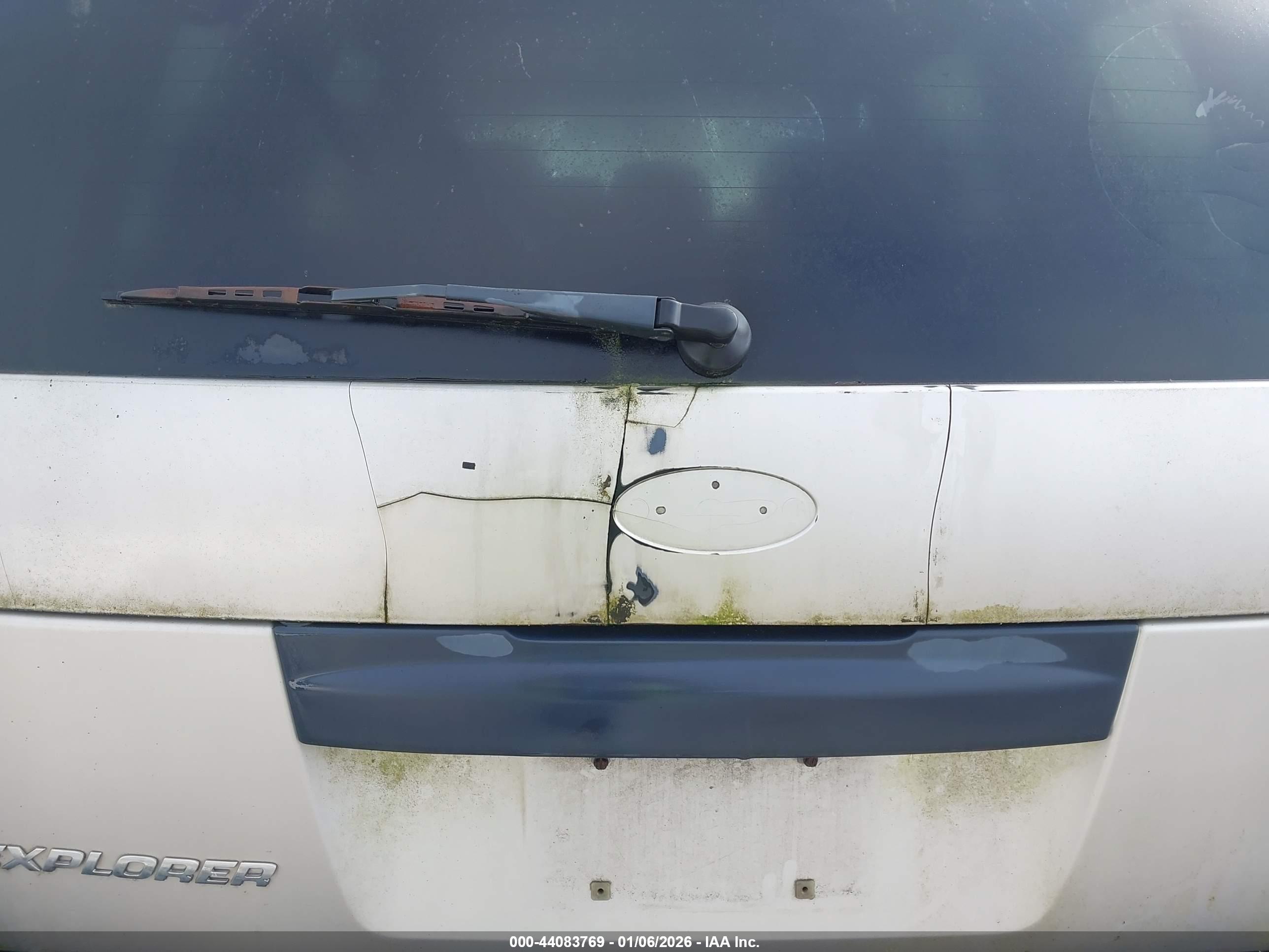 FORD EXPLORER image 6
