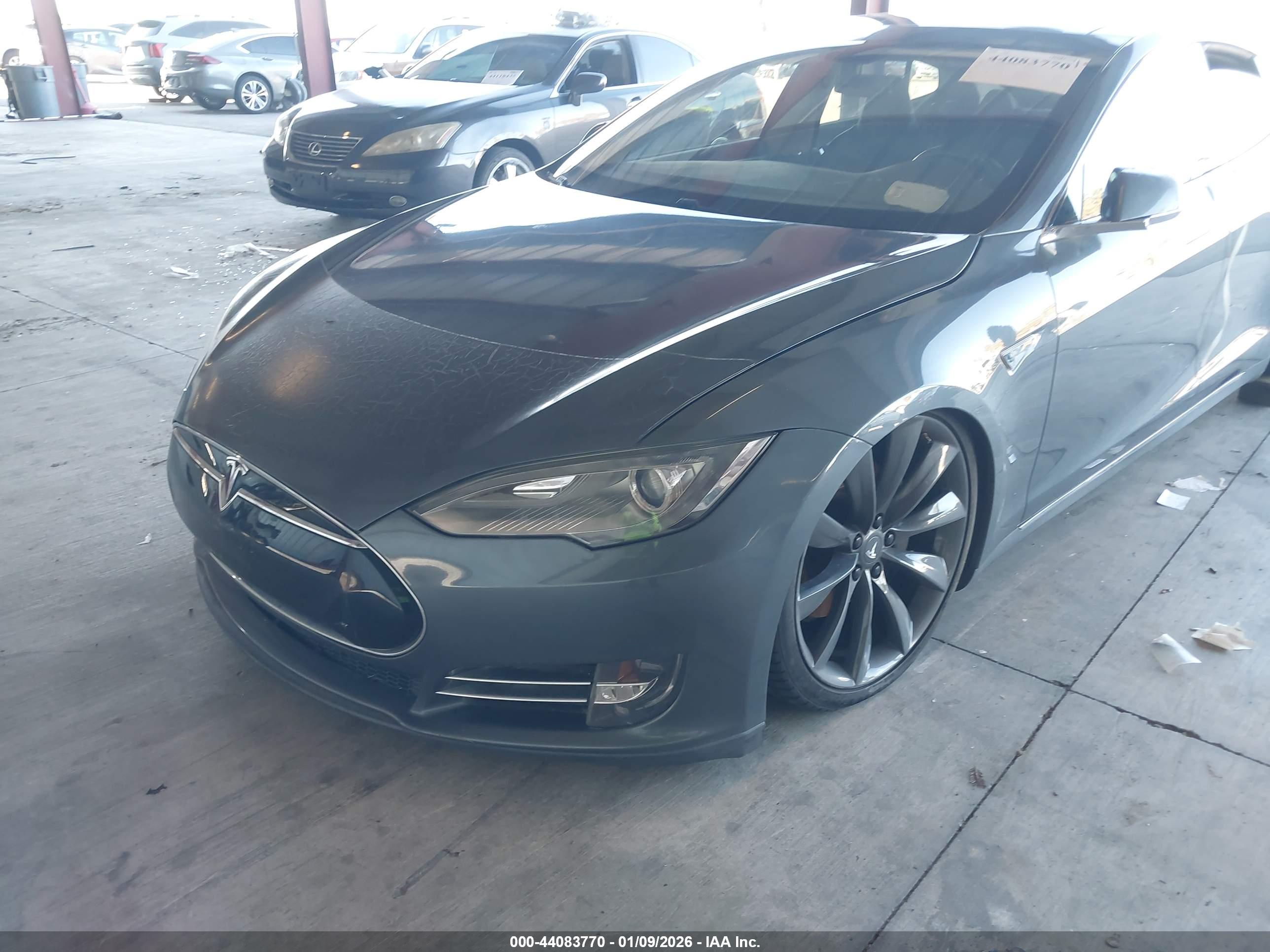 TESLA MODEL image 6