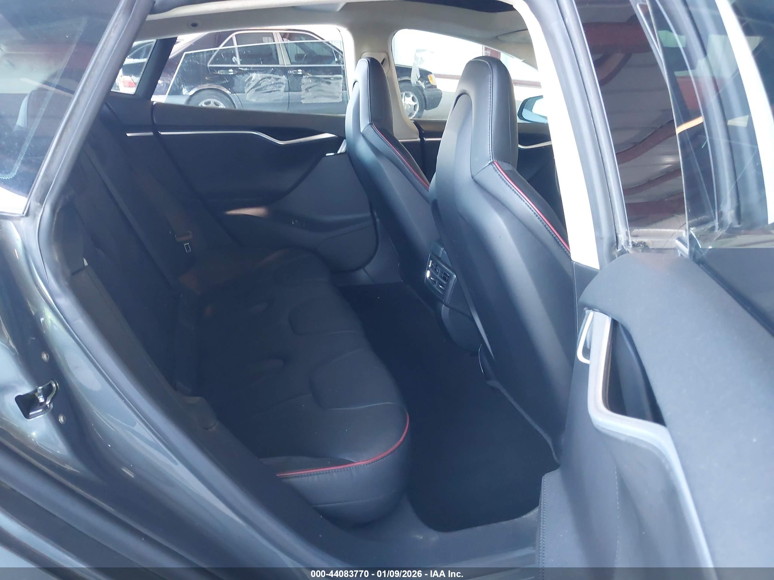 TESLA MODEL image 8